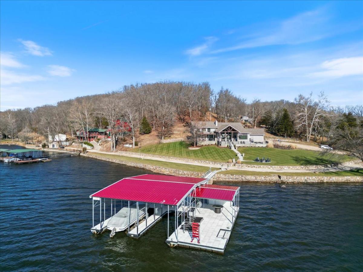 LOTO Pointe, Updated Luxury Home w/ Boat & PWC Slip, Boat Ramp, Firepits, Pool Table & More!