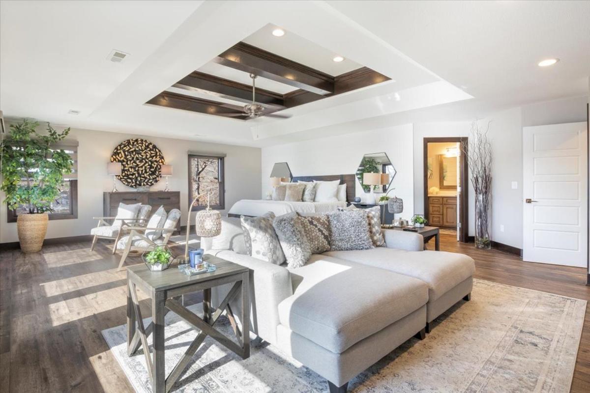 LOTO Pointe, Updated Luxury Home w/ Boat & PWC Slip, Boat Ramp, Firepits, Pool Table & More!