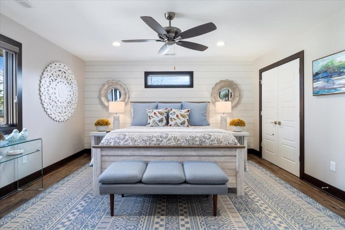 LOTO Pointe, Updated Luxury Home w/ Boat & PWC Slip, Boat Ramp, Firepits, Pool Table & More!