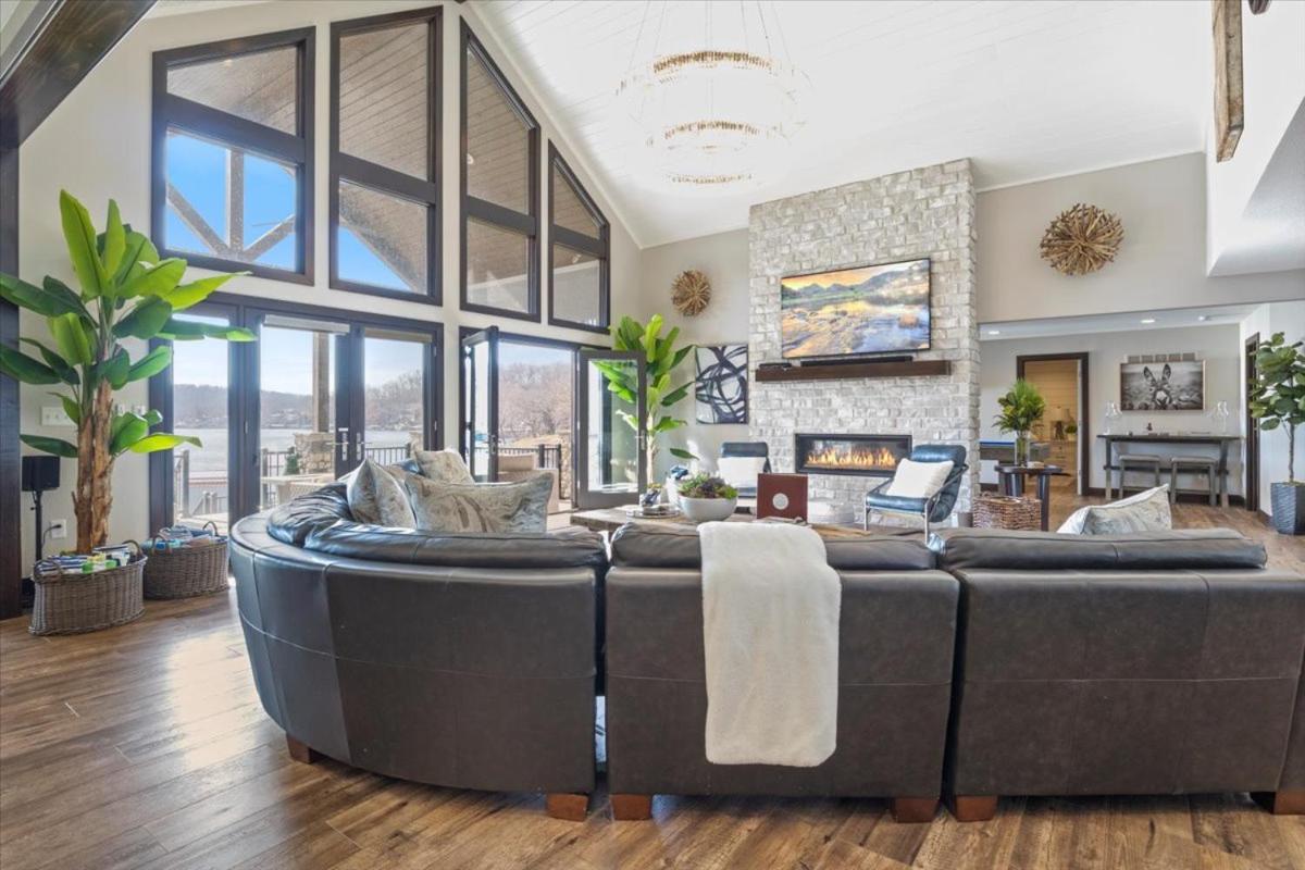 LOTO Pointe, Updated Luxury Home w/ Boat & PWC Slip, Boat Ramp, Firepits, Pool Table & More!
