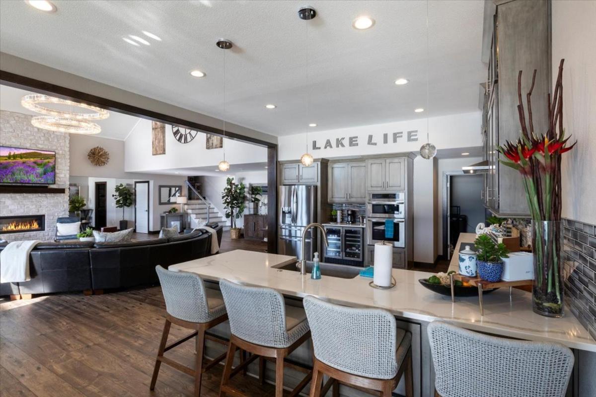 LOTO Pointe, Updated Luxury Home w/ Boat & PWC Slip, Boat Ramp, Firepits, Pool Table & More!