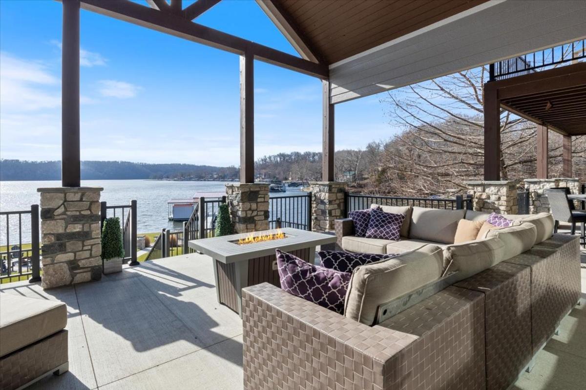 LOTO Pointe, Updated Luxury Home w/ Boat & PWC Slip, Boat Ramp, Firepits, Pool Table & More!