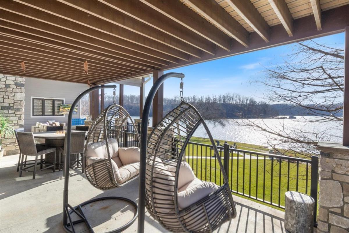 LOTO Pointe, Updated Luxury Home w/ Boat & PWC Slip, Boat Ramp, Firepits, Pool Table & More!