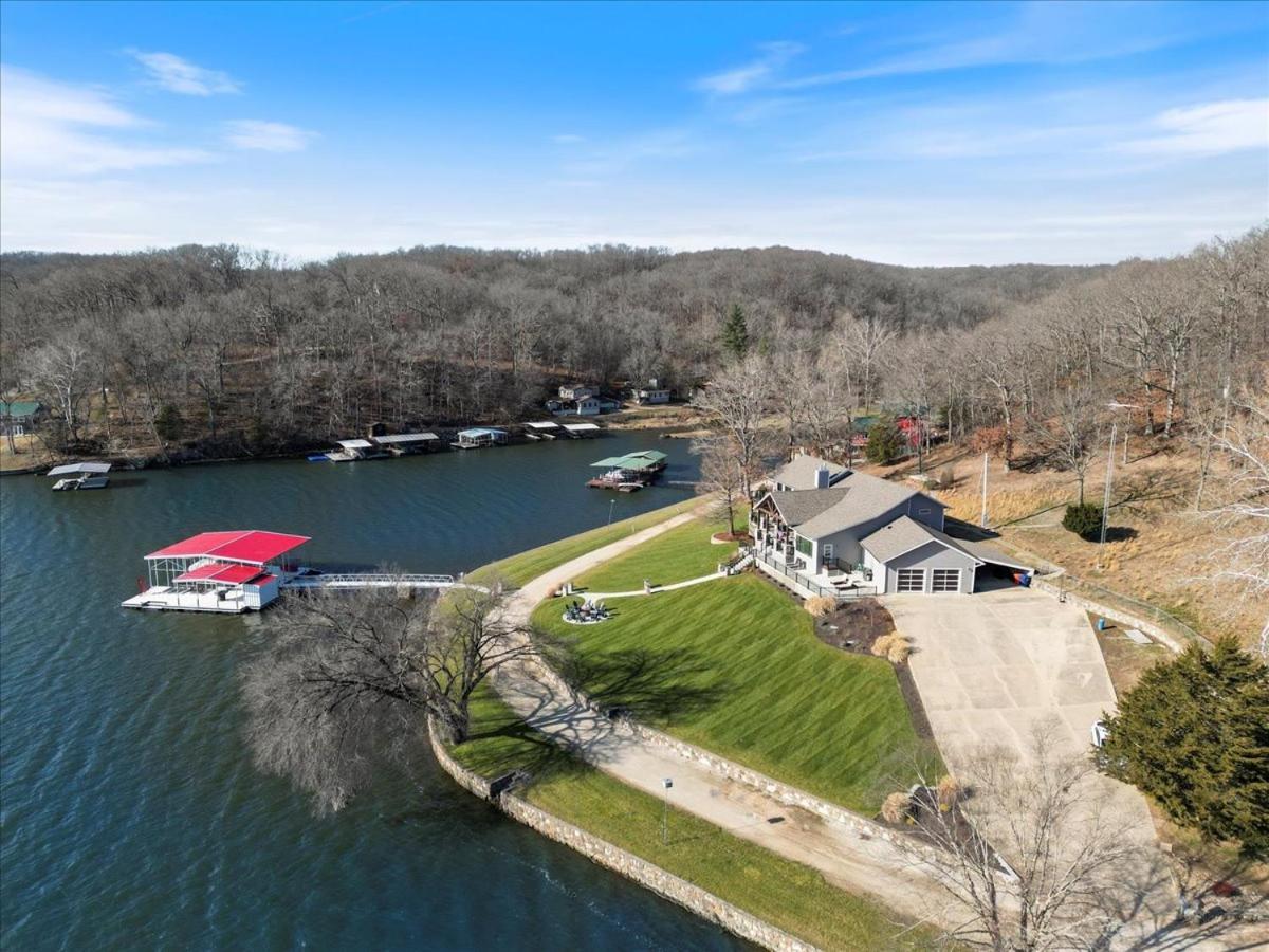 LOTO Pointe, Updated Luxury Home w/ Boat & PWC Slip, Boat Ramp, Firepits, Pool Table & More!
