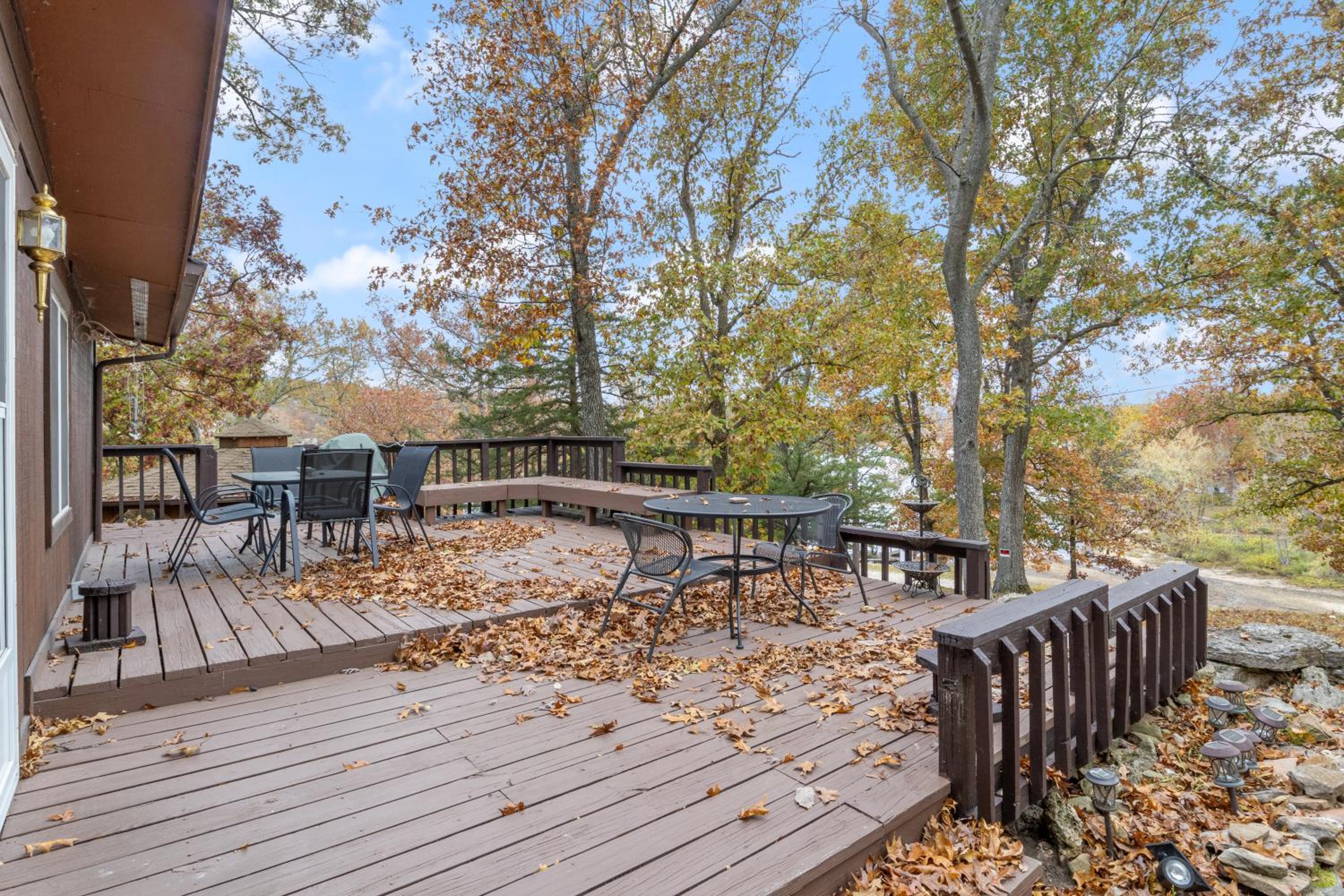 Stunning Lake View On A Nice & Quiet Relaxing Home