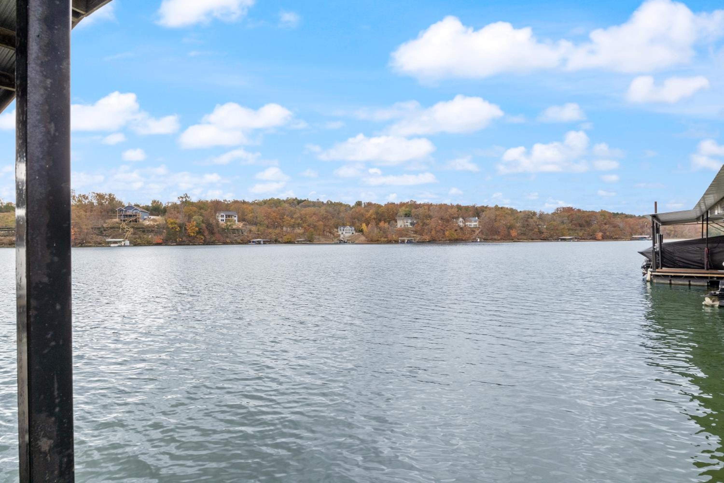 Stunning Lake View On A Nice & Quiet Relaxing Home