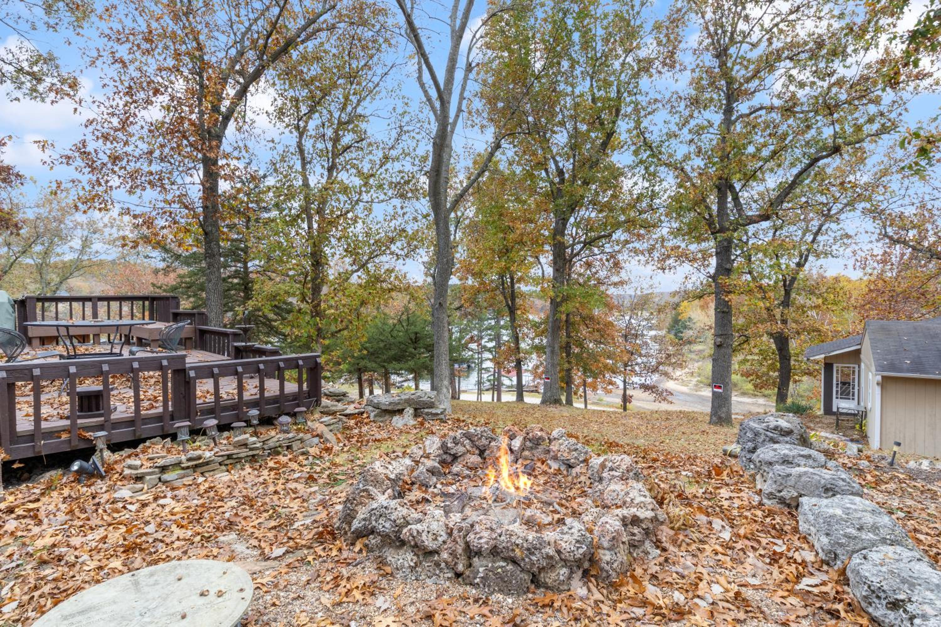 Stunning Lake View On A Nice & Quiet Relaxing Home