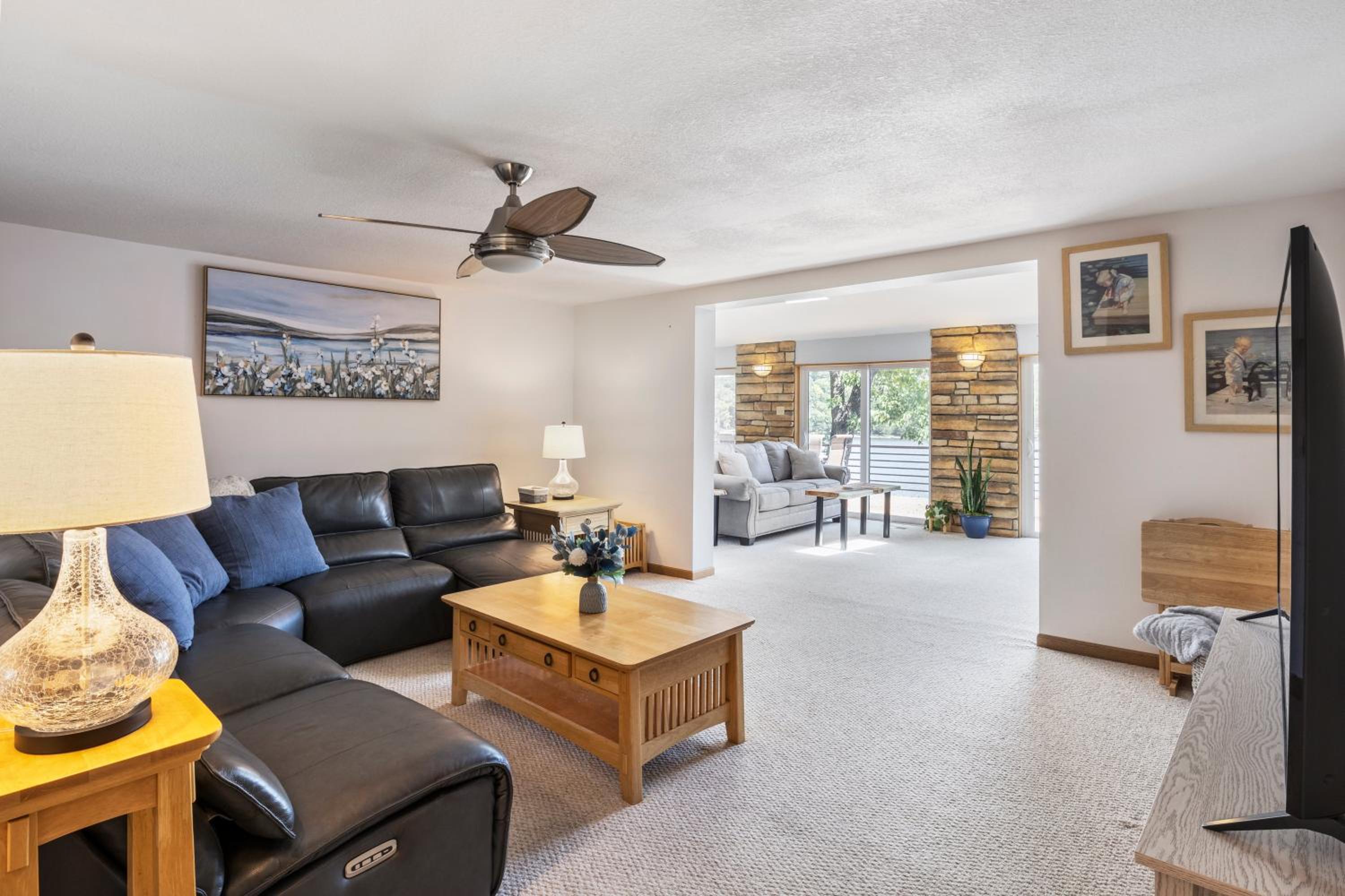 Spacious, Quiet & Great Cove, Nearby Attractions, Private Dock, Fireplace, Expansive Deck