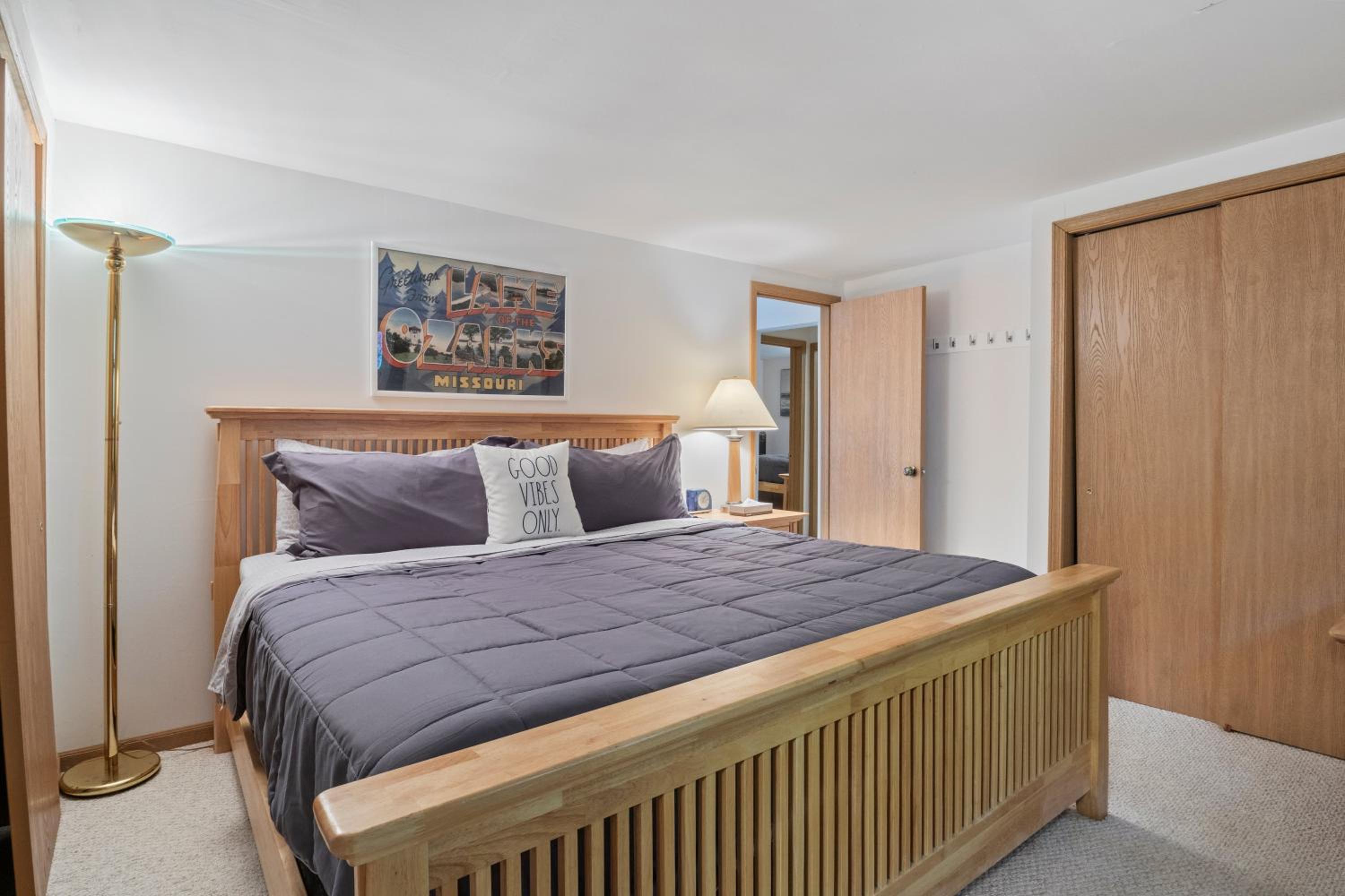 Spacious, Quiet & Great Cove, Nearby Attractions, Private Dock, Fireplace, Expansive Deck