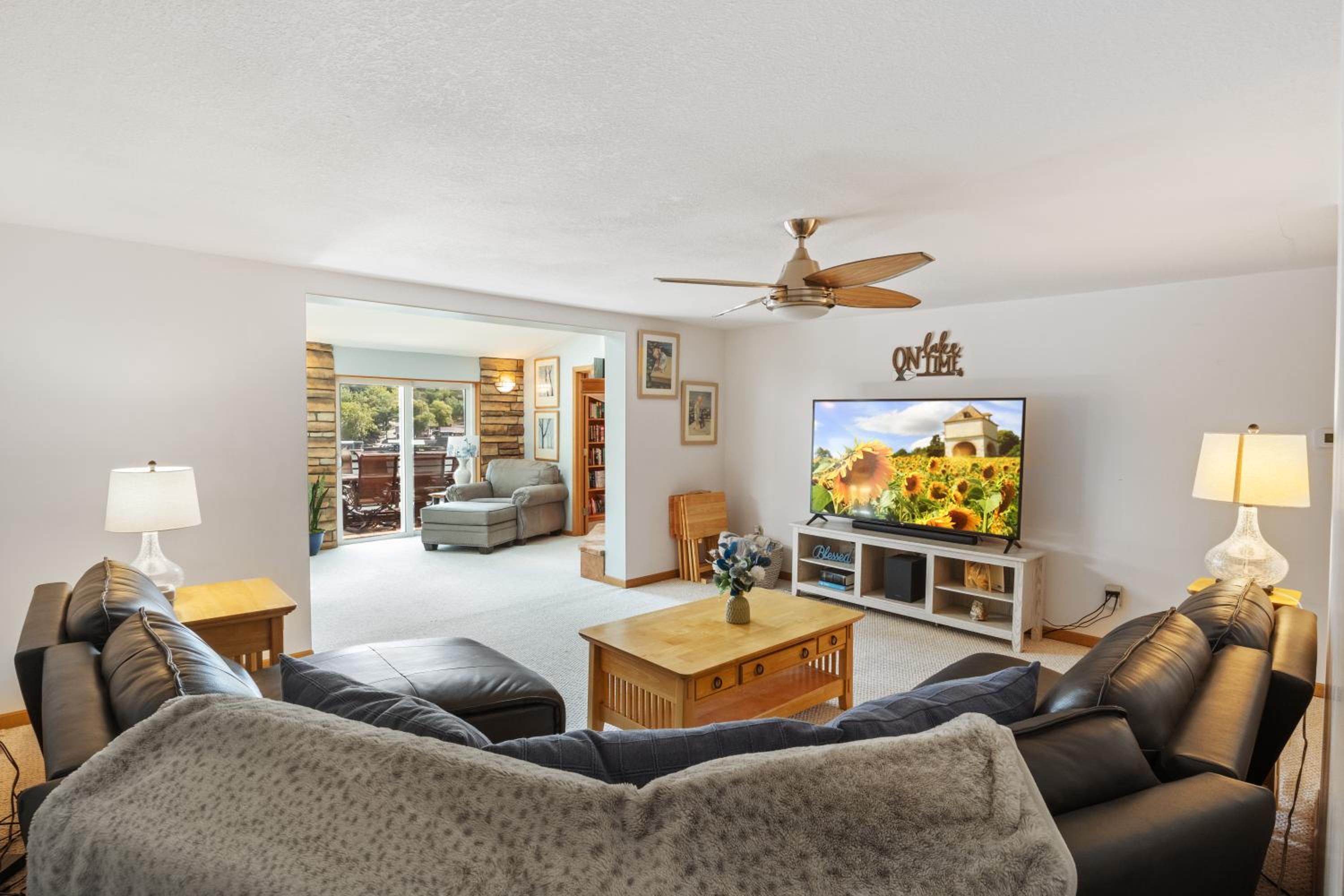 Spacious, Quiet & Great Cove, Nearby Attractions, Private Dock, Fireplace, Expansive Deck