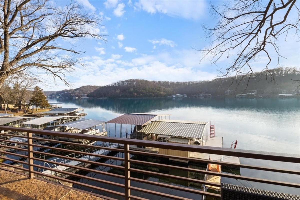 Spacious, Quiet & Great Cove, Nearby Attractions, Private Dock, Fireplace, Expansive Deck
