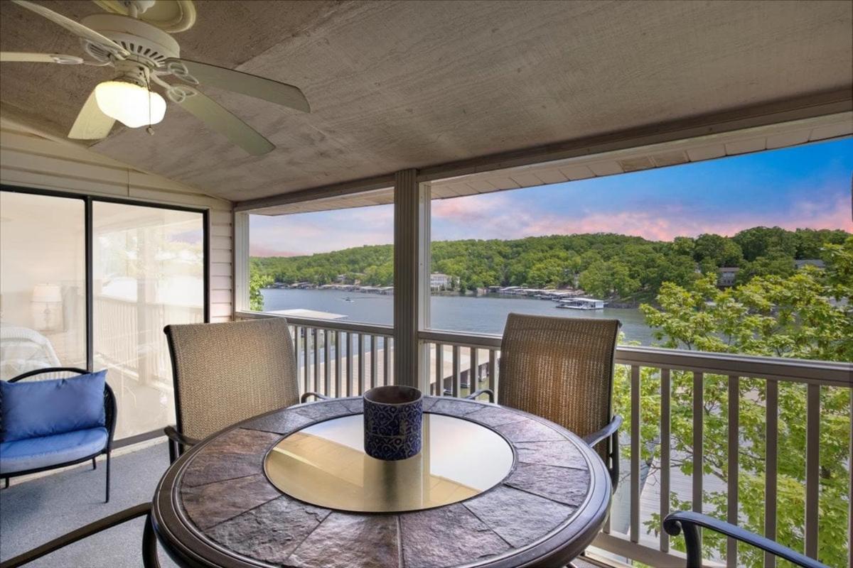 Lake Views, Lakefront Pool, Great Location!