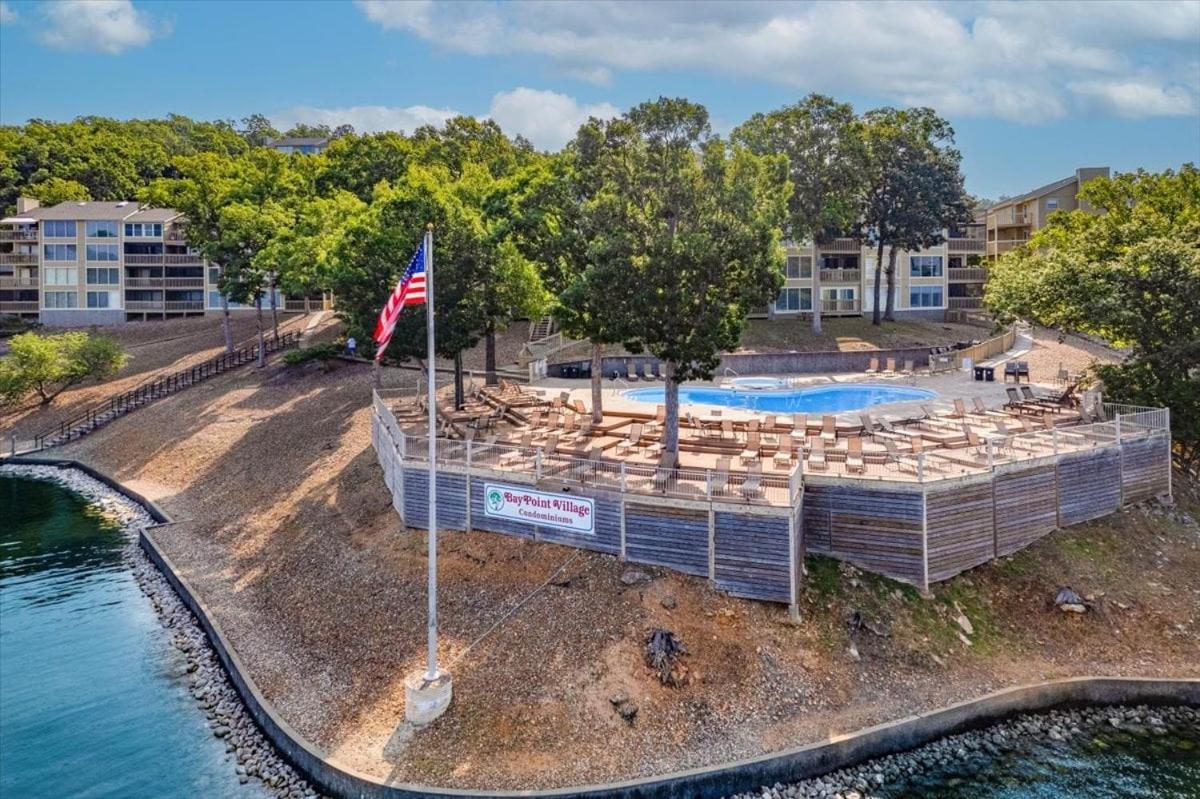 Lake Views, Lakefront Pool, Great Location!
