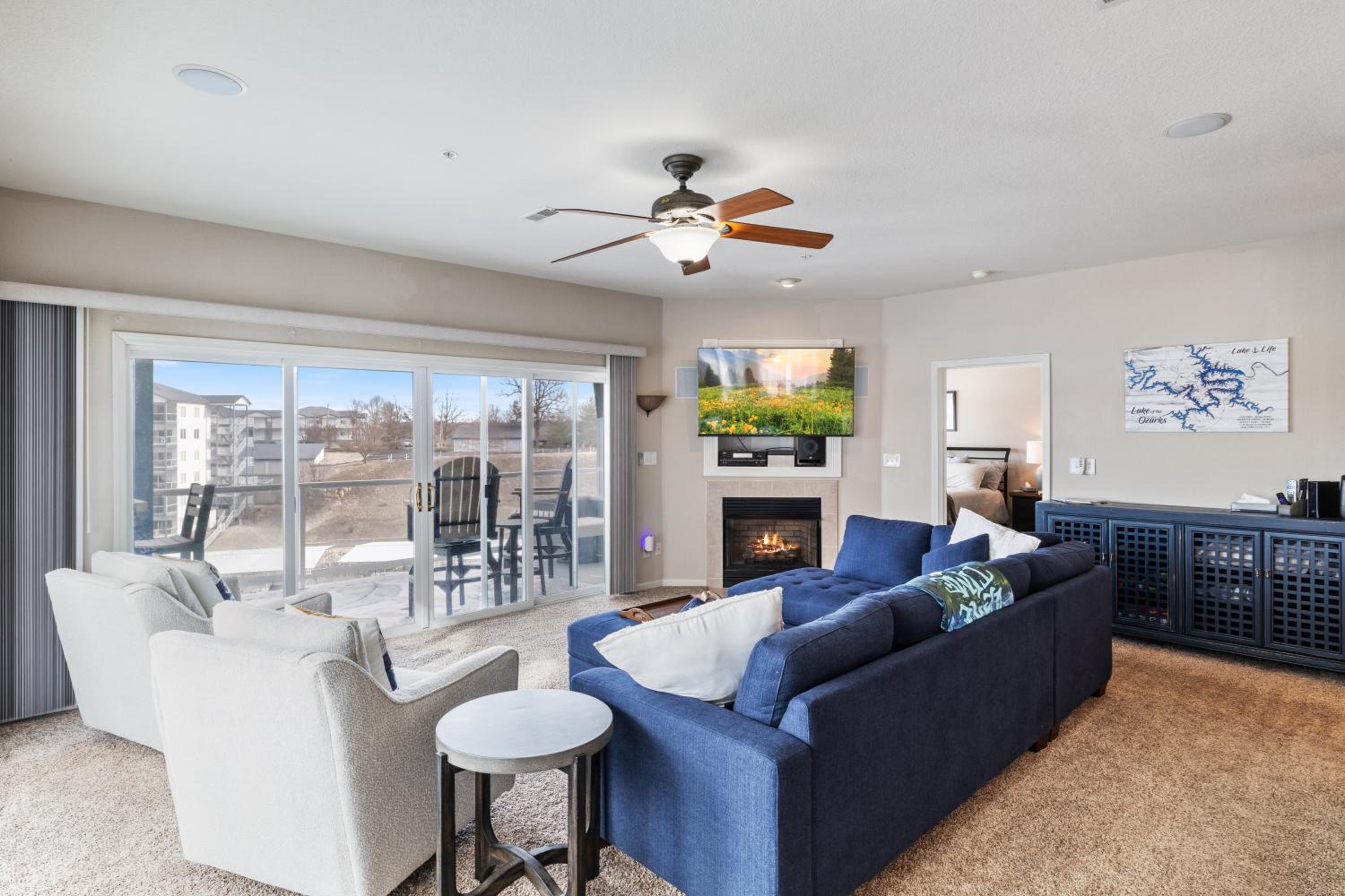 Serene Lake View and Easy Access to Local Delights