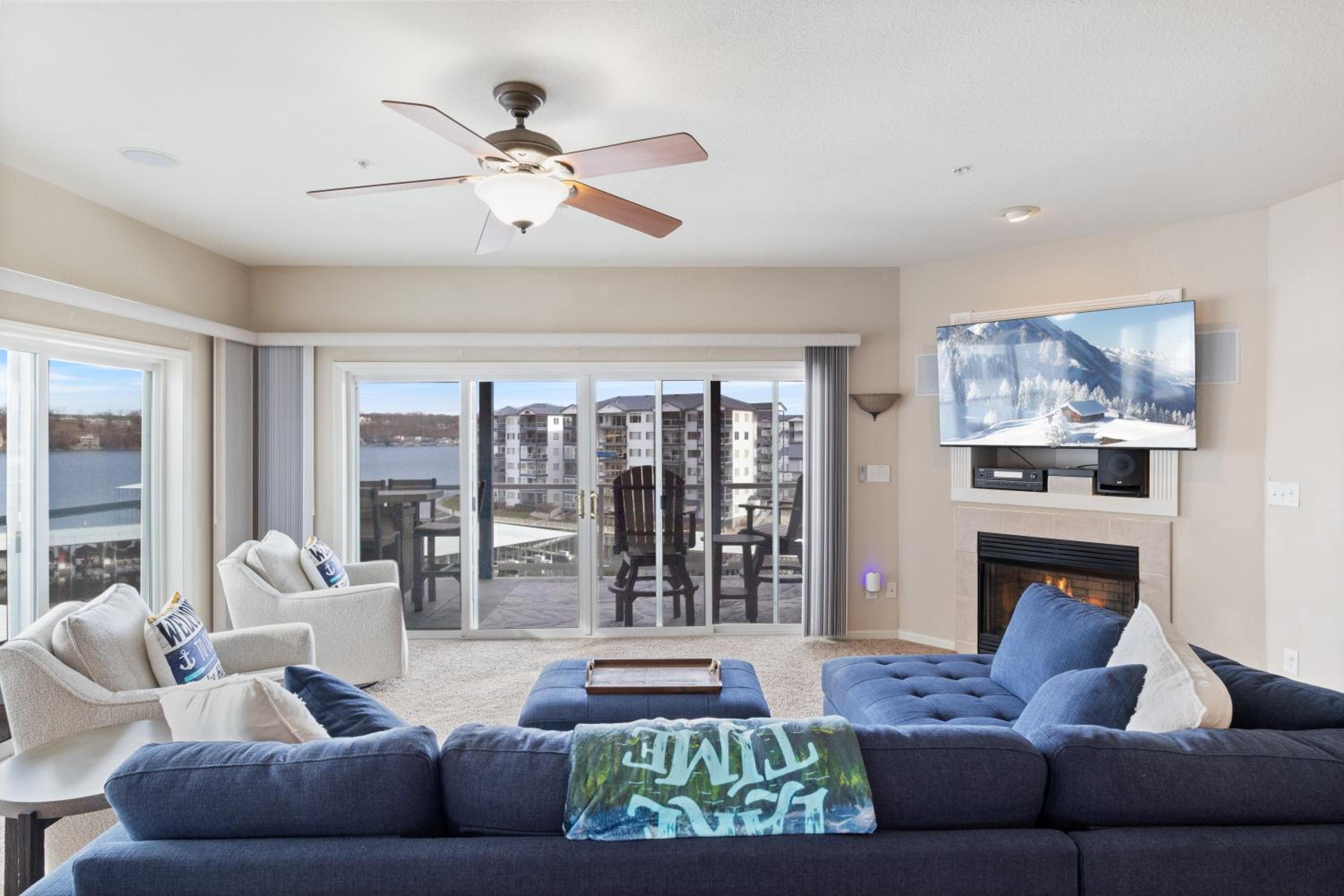 Serene Lake View and Easy Access to Local Delights