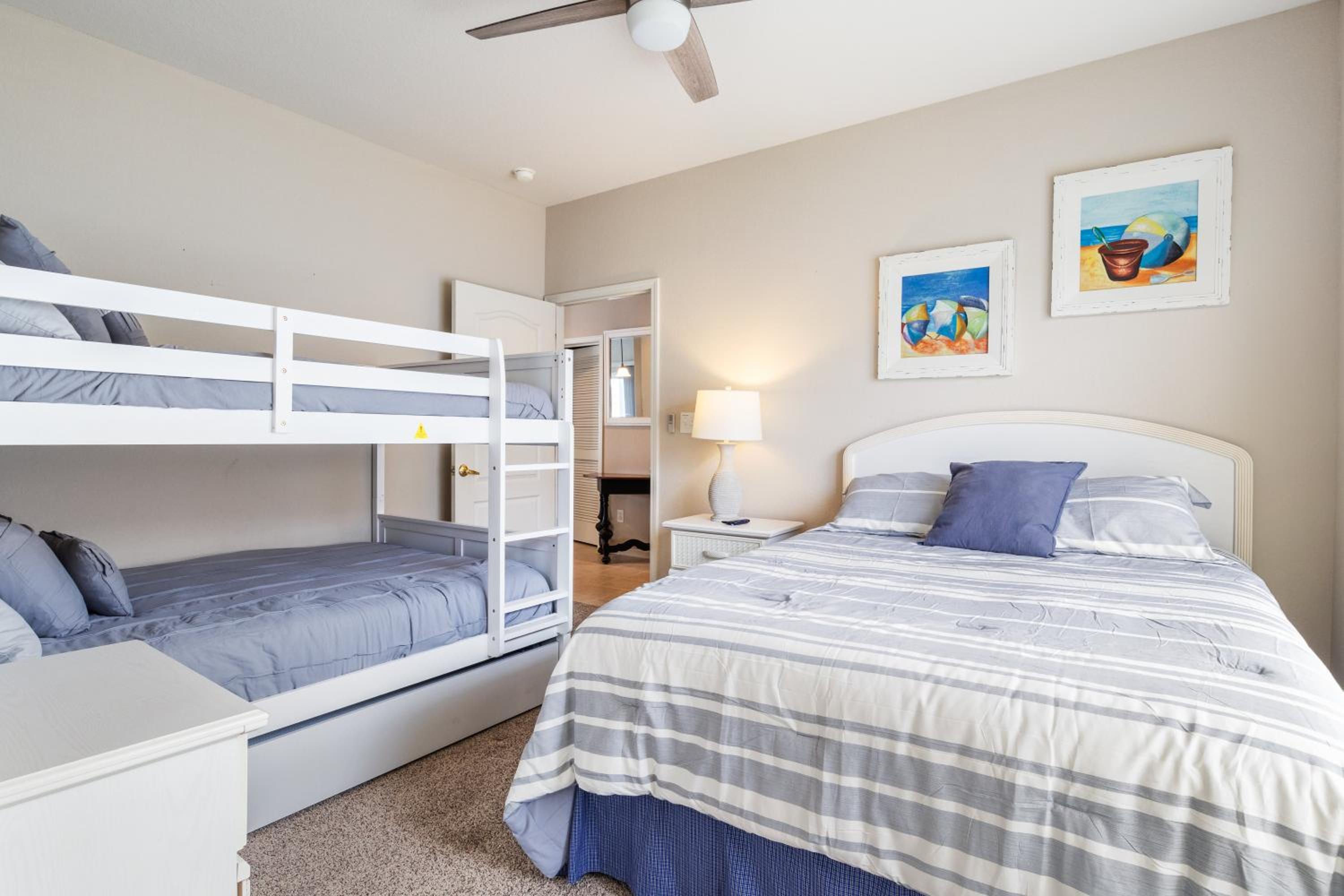 Serene Lake View and Easy Access to Local Delights