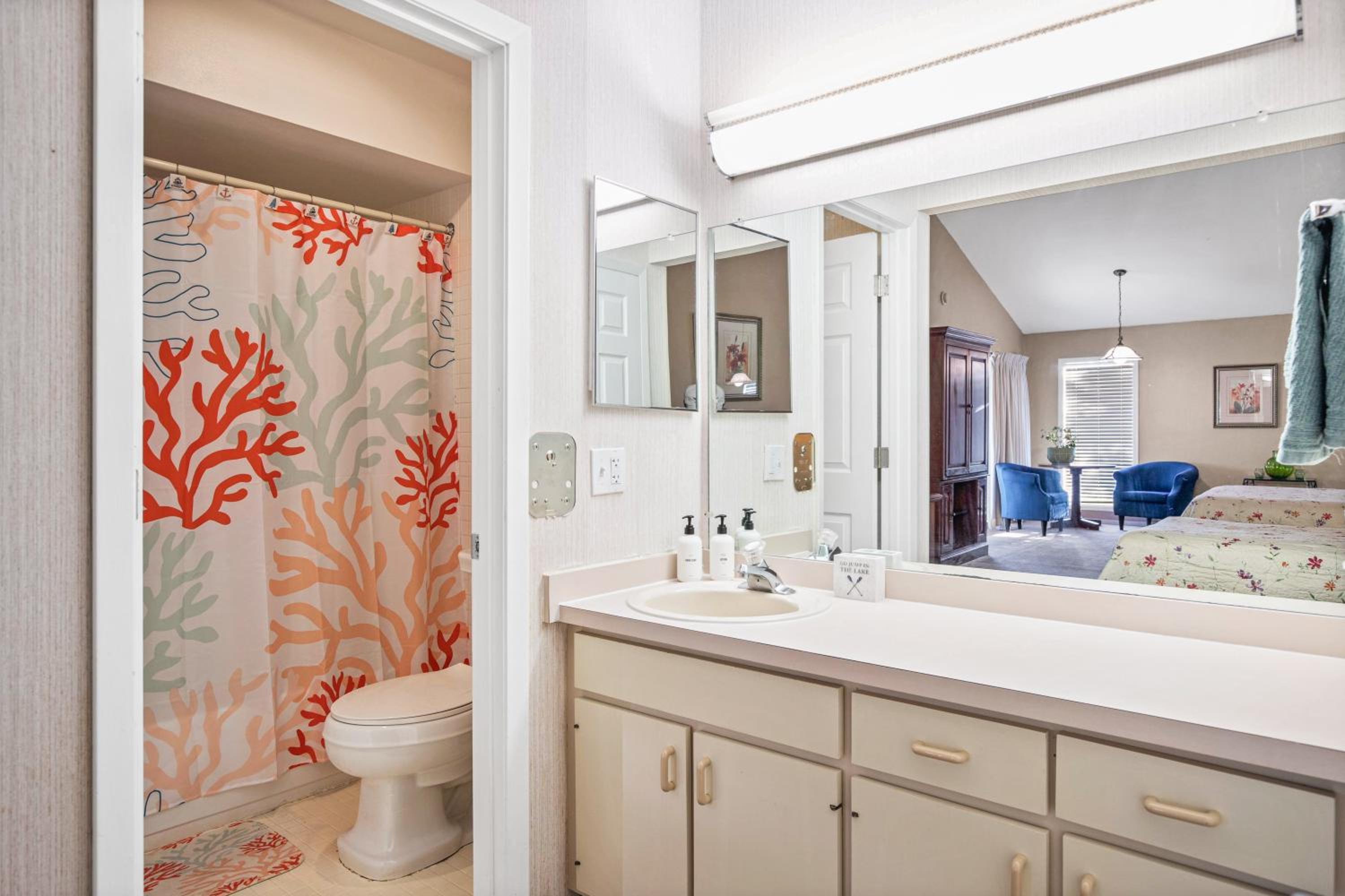 Great Location, Margaritaville Amenities & Hot Tub