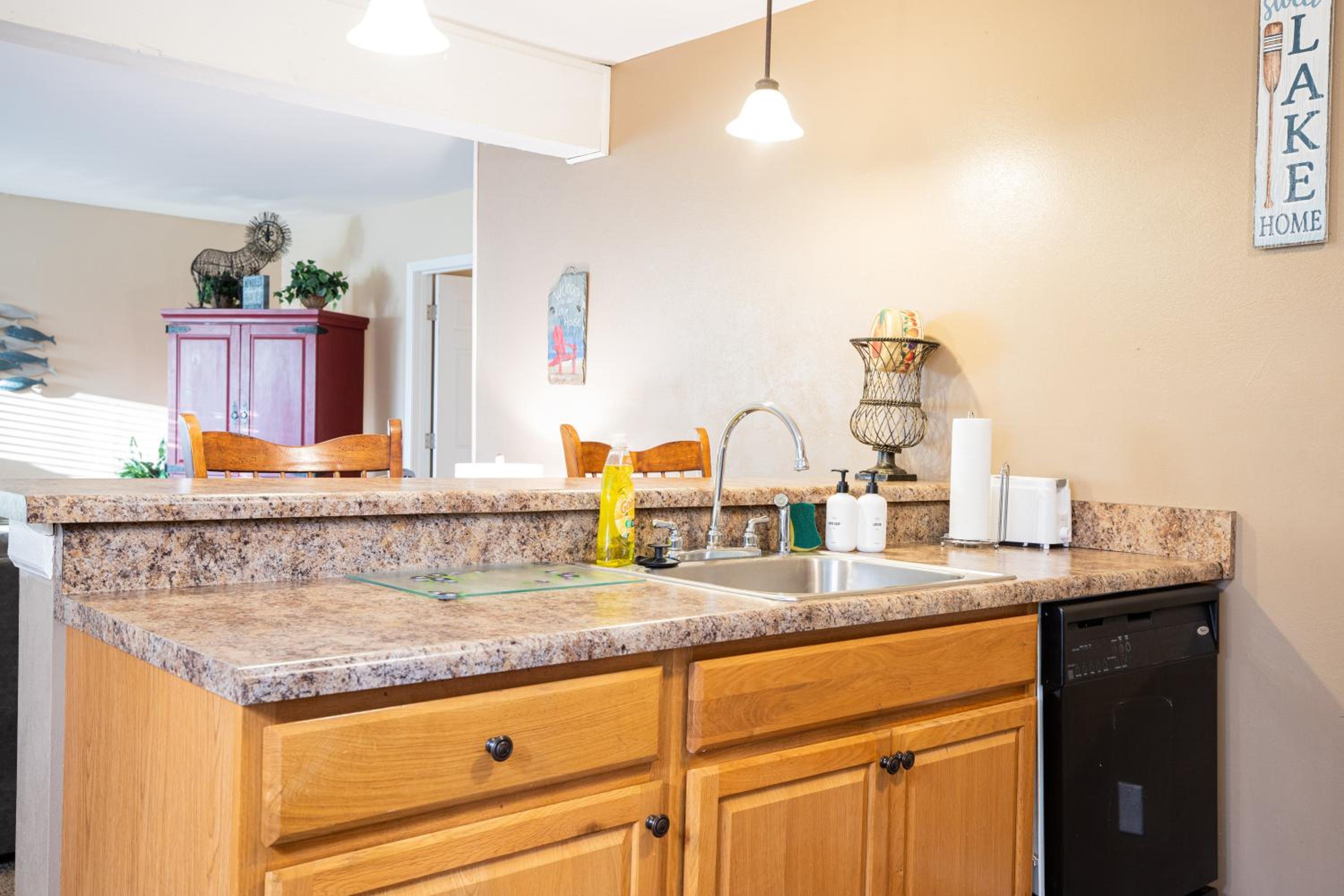 Great Location, Margaritaville Amenities & Hot Tub