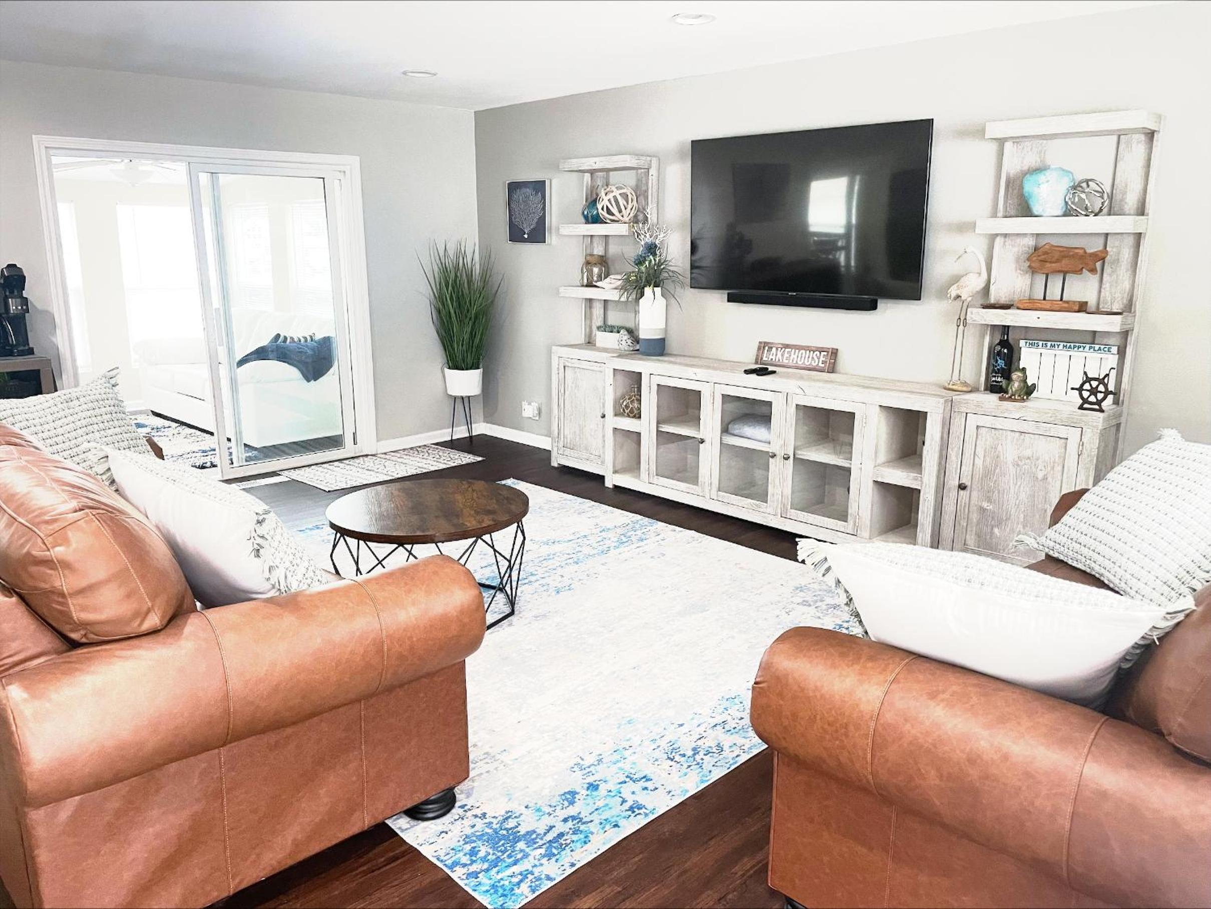 Pet-Friendly Home, Great Dock, Waterfront, Lake Views, Boat Slip
