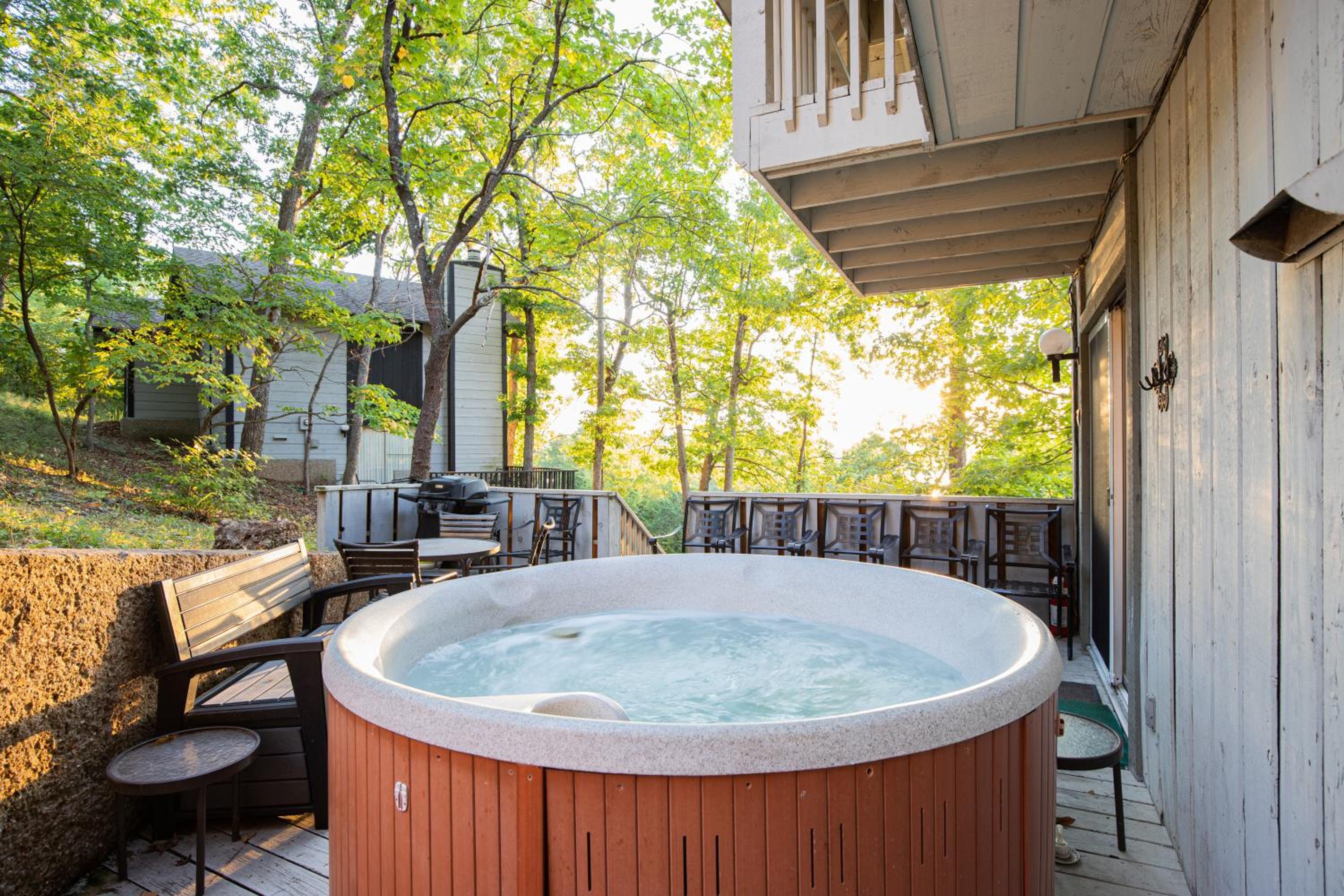 Great Location, Margaritaville Amenities & Hot Tub