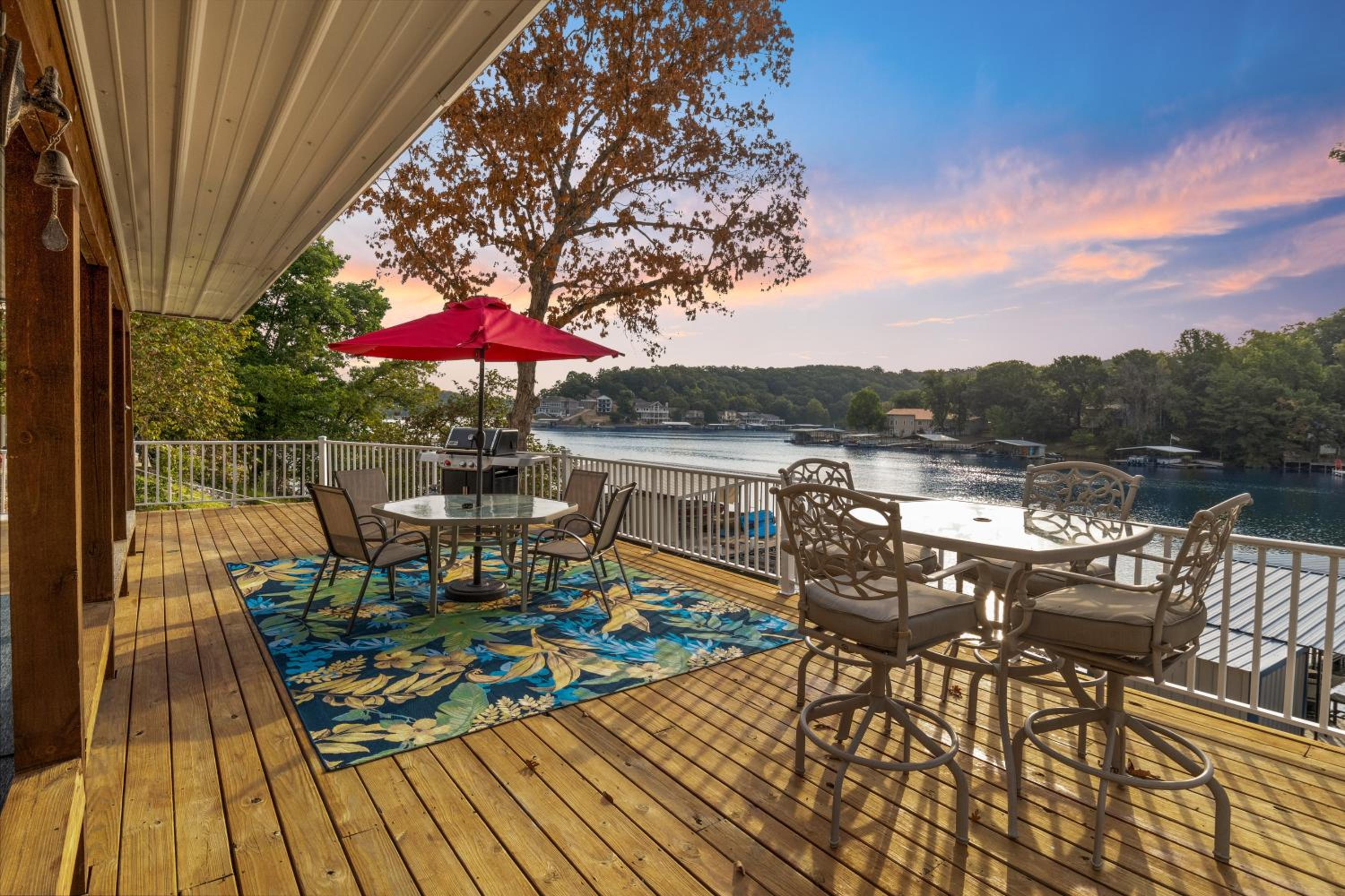 Pet-Friendly Home, Great Dock, Waterfront, Lake Views, Boat Slip