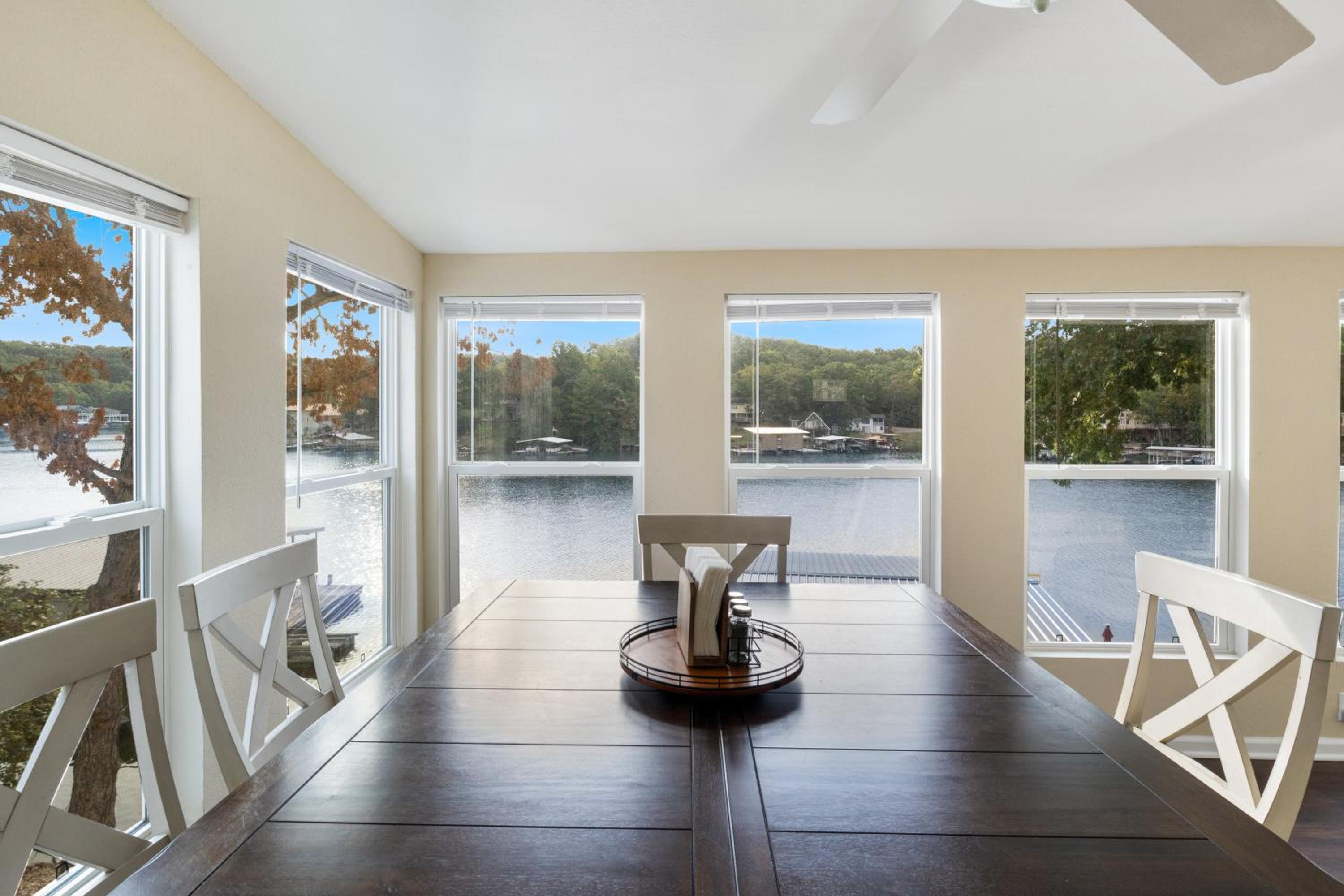 Pet-Friendly Home, Great Dock, Waterfront, Lake Views, Boat Slip