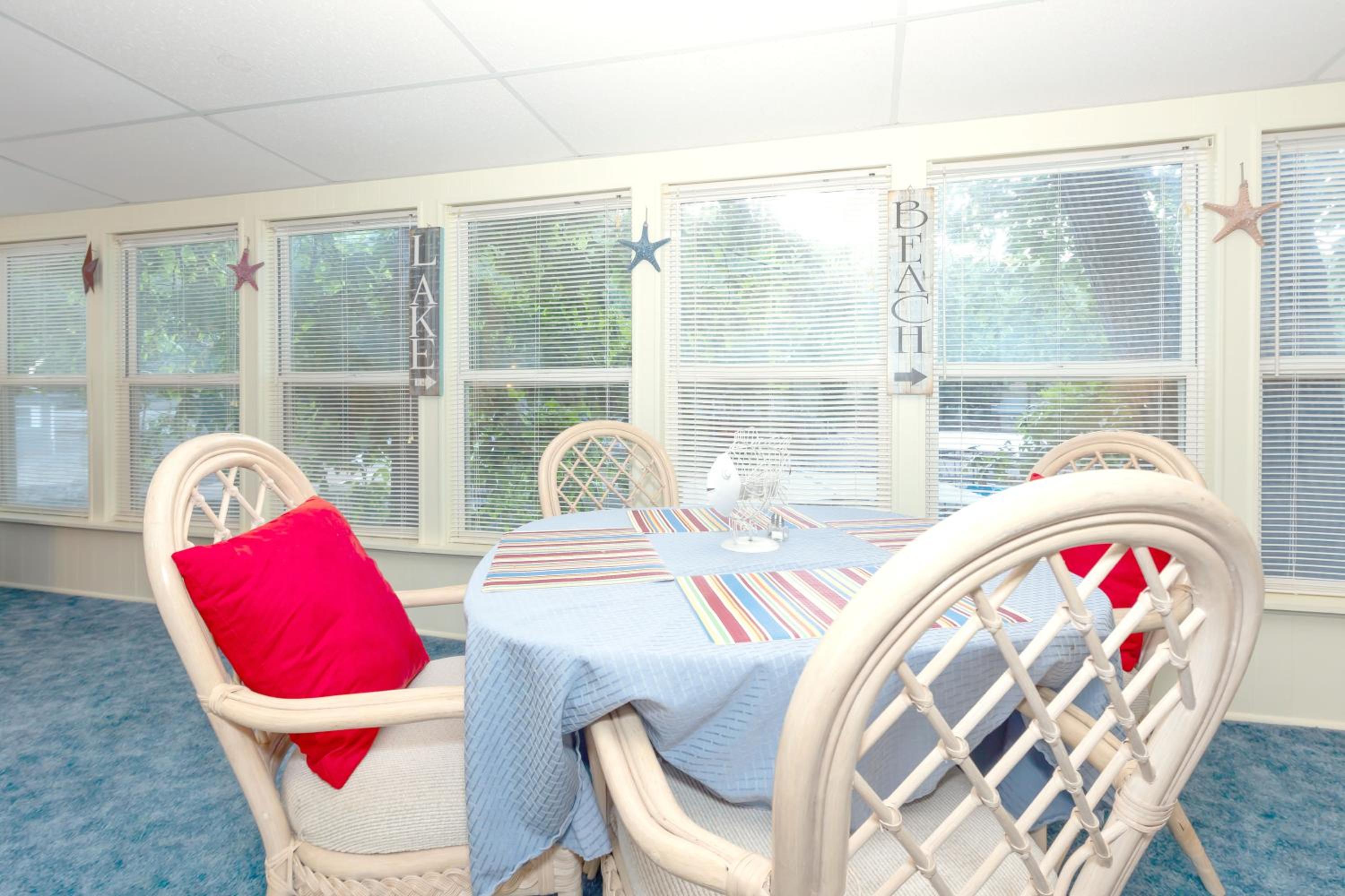 Quiet Cove, Lake Views, Grill, Private Dock