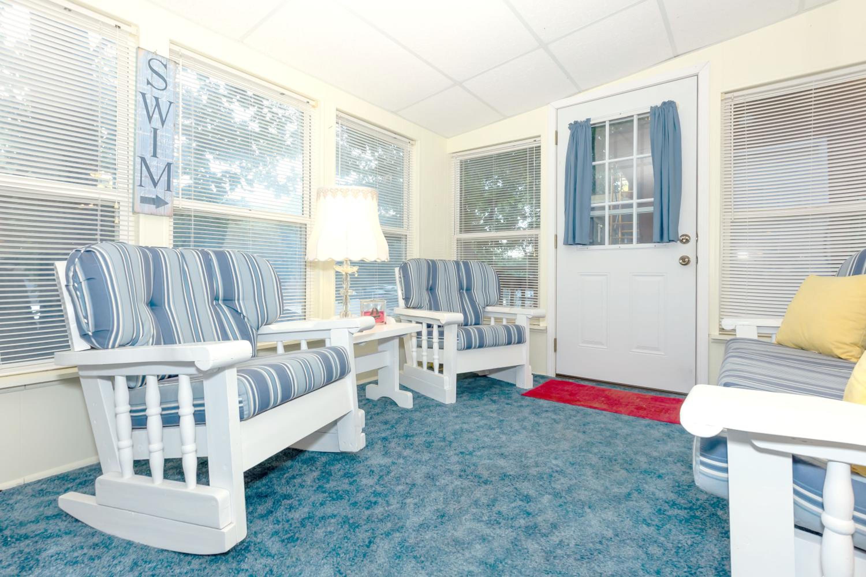 Quiet Cove, Lake Views, Grill, Private Dock
