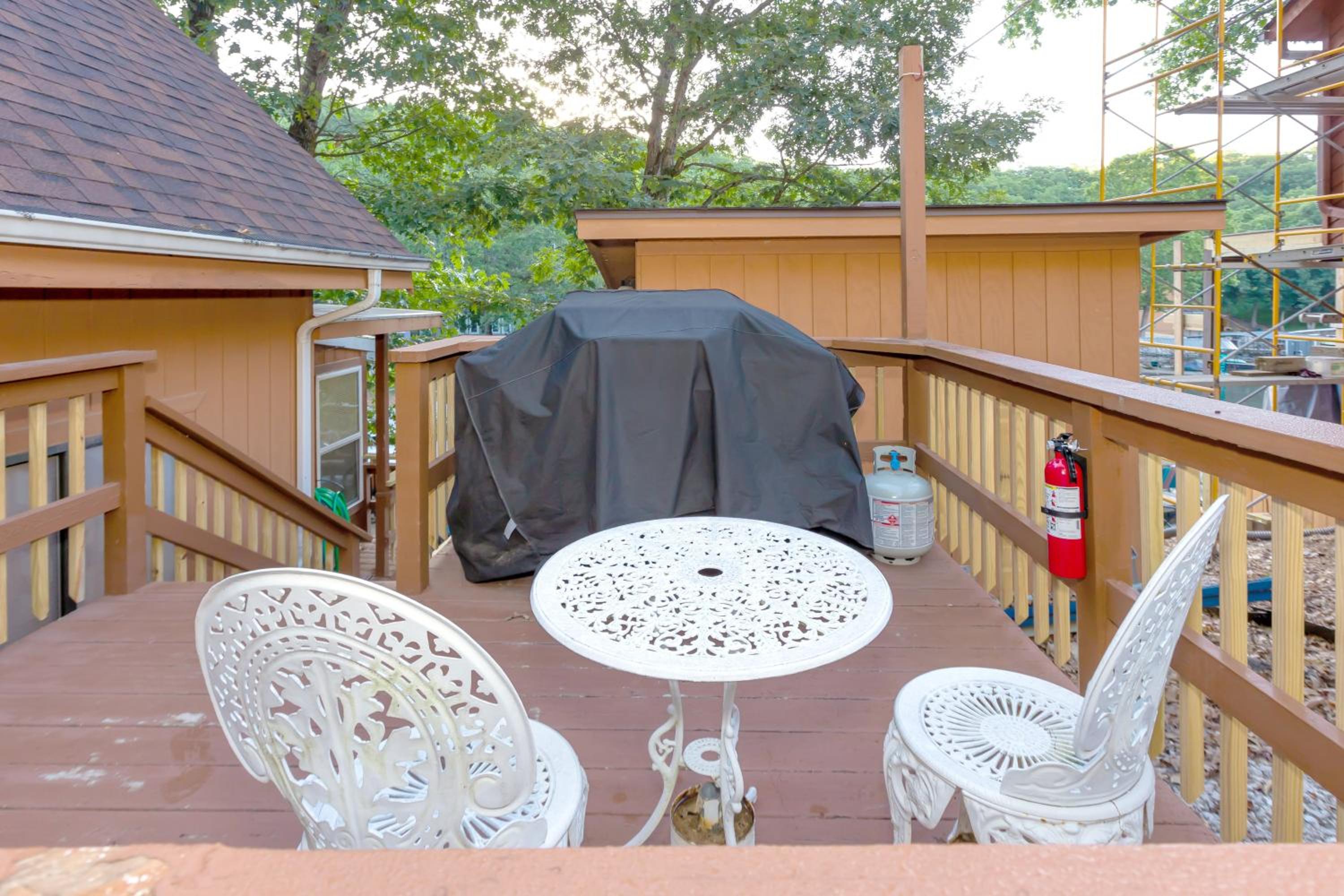 Quiet Cove, Lake Views, Grill, Private Dock