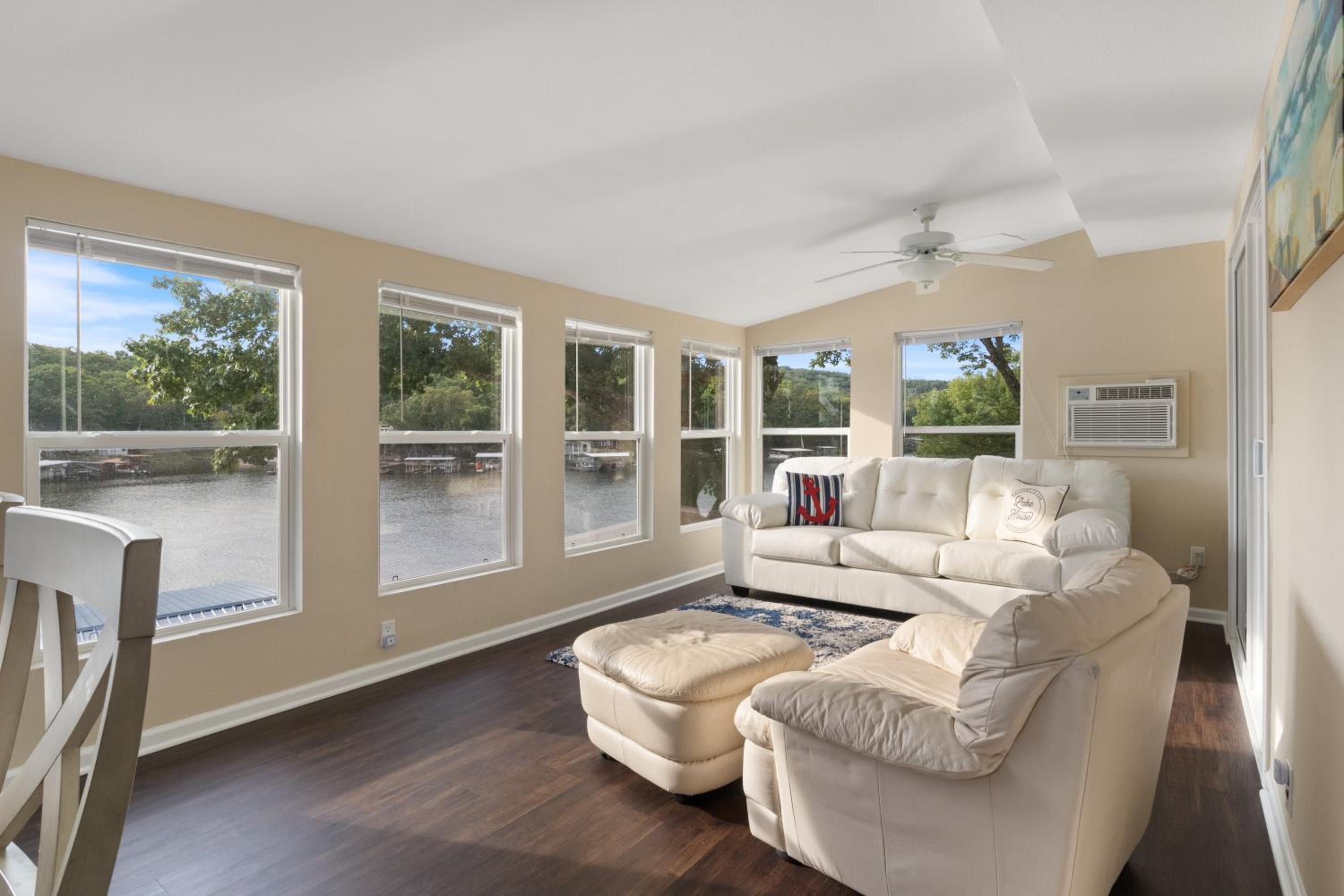 Pet-Friendly Home, Great Dock, Waterfront, Lake Views, Boat Slip