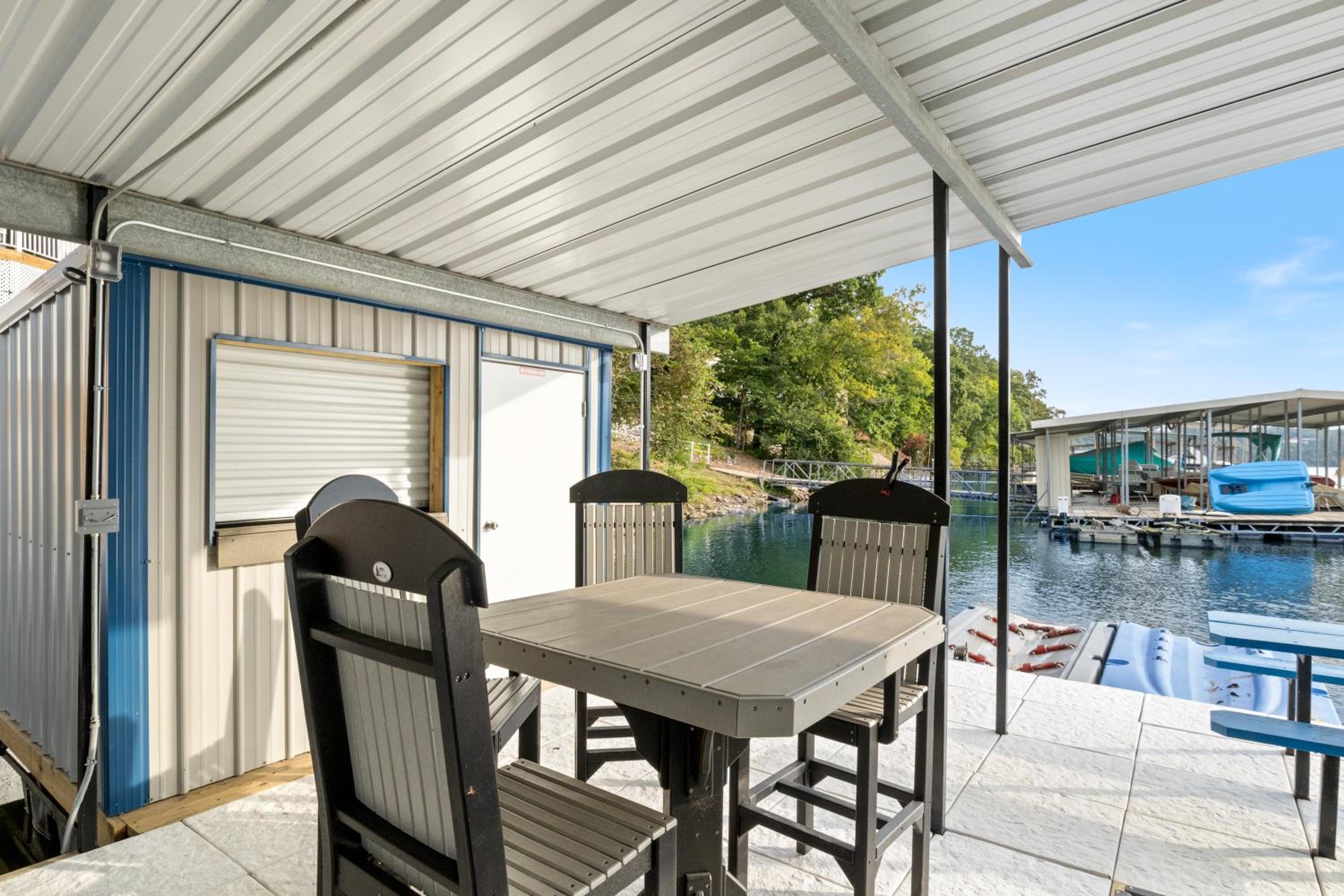 Pet-Friendly Home, Great Dock, Waterfront, Lake Views, Boat Slip