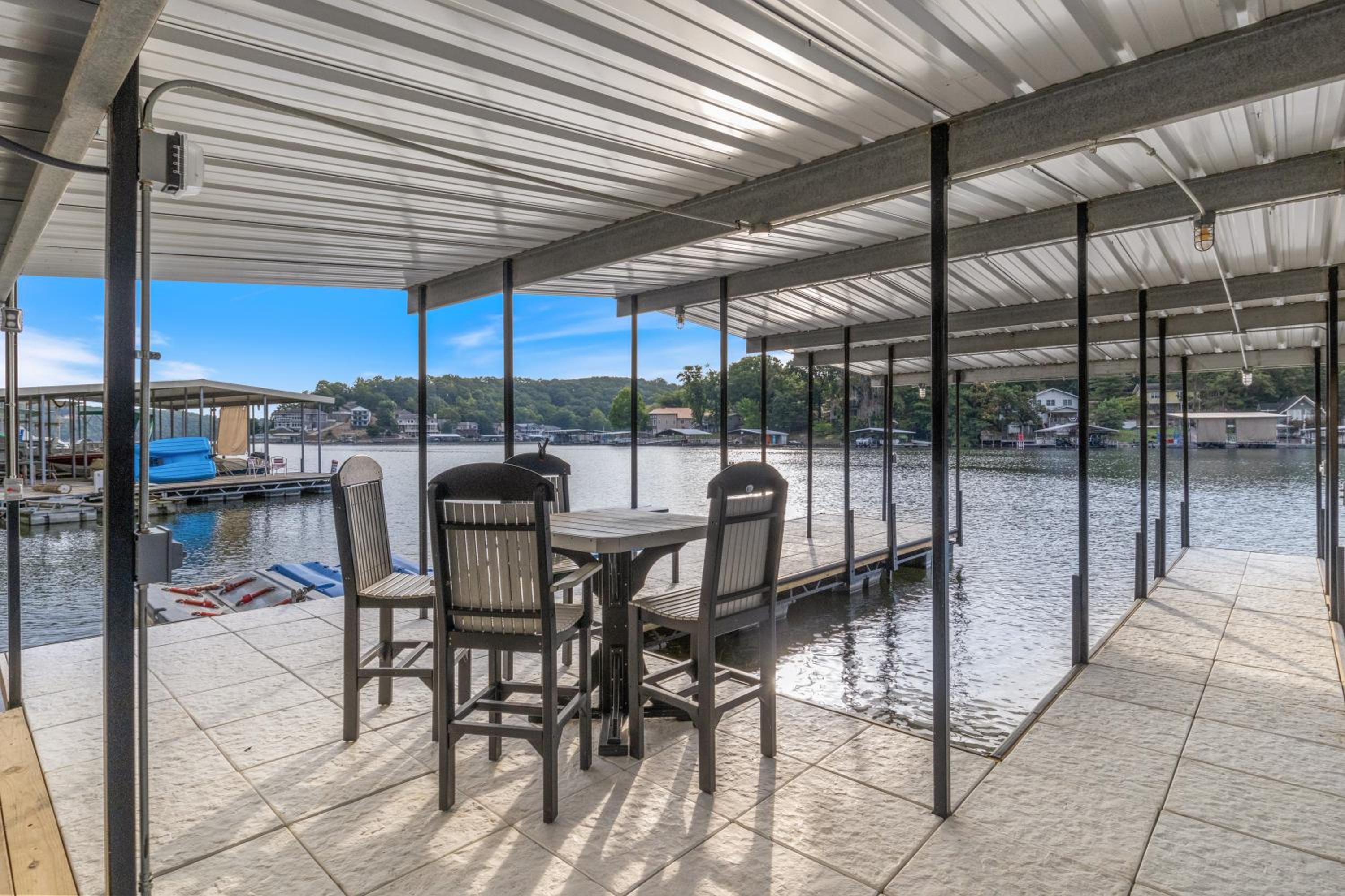 Pet-Friendly Home, Great Dock, Waterfront, Lake Views, Boat Slip