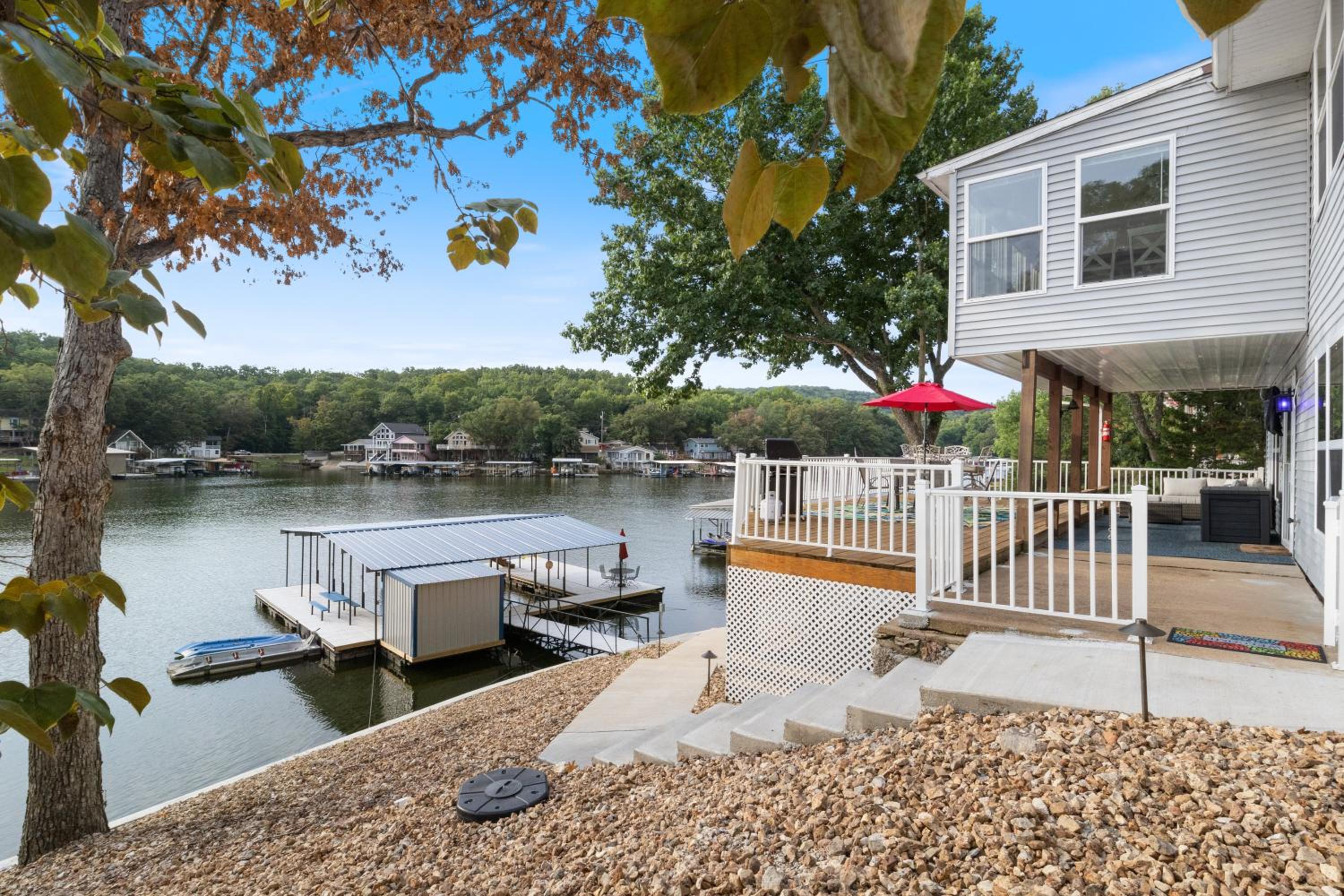 Pet-Friendly Home, Great Dock, Waterfront, Lake Views, Boat Slip