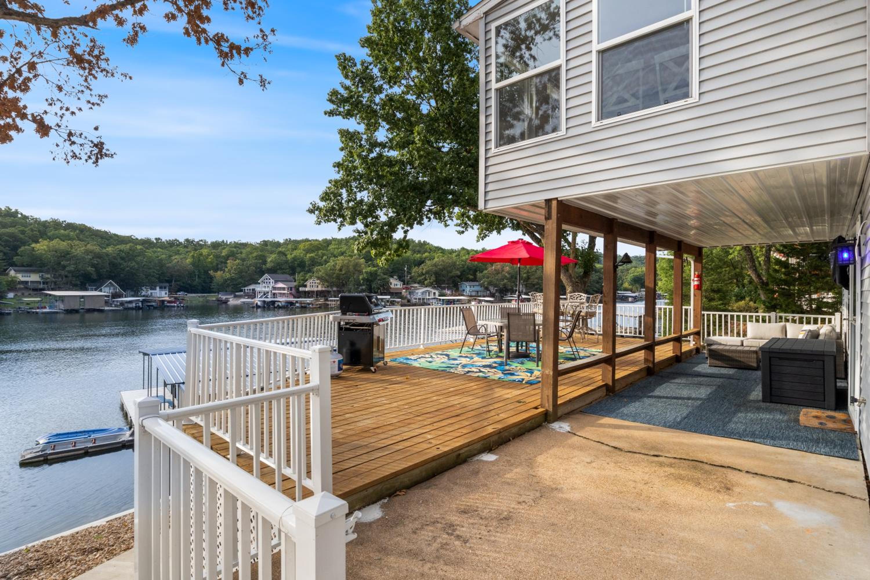 Pet-Friendly Home, Great Dock, Waterfront, Lake Views, Boat Slip