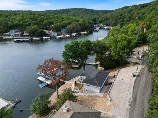 Pet-Friendly Home, Great Dock, Waterfront, Lake Views, Boat Slip