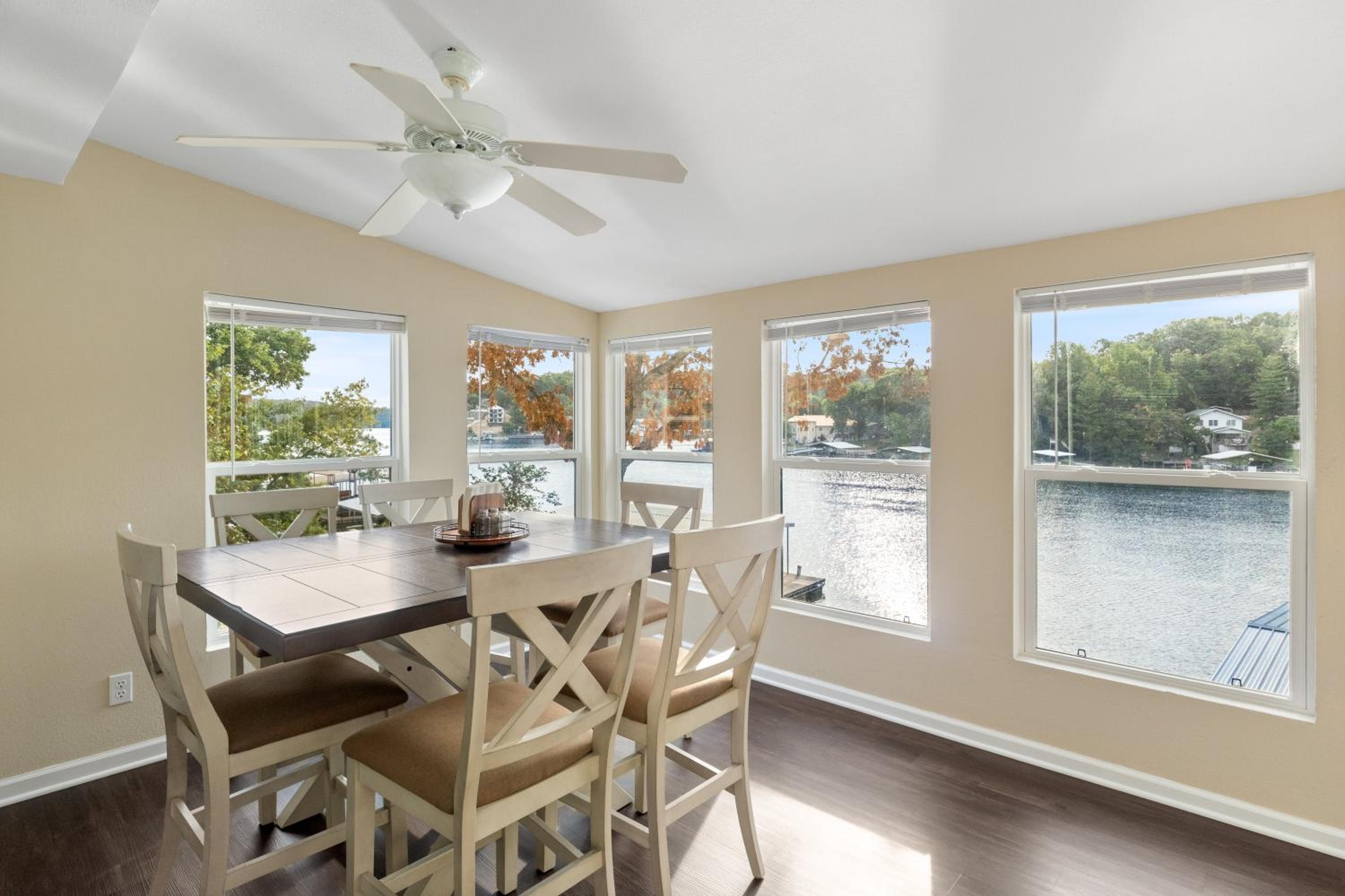 Pet-Friendly Home, Great Dock, Waterfront, Lake Views, Boat Slip
