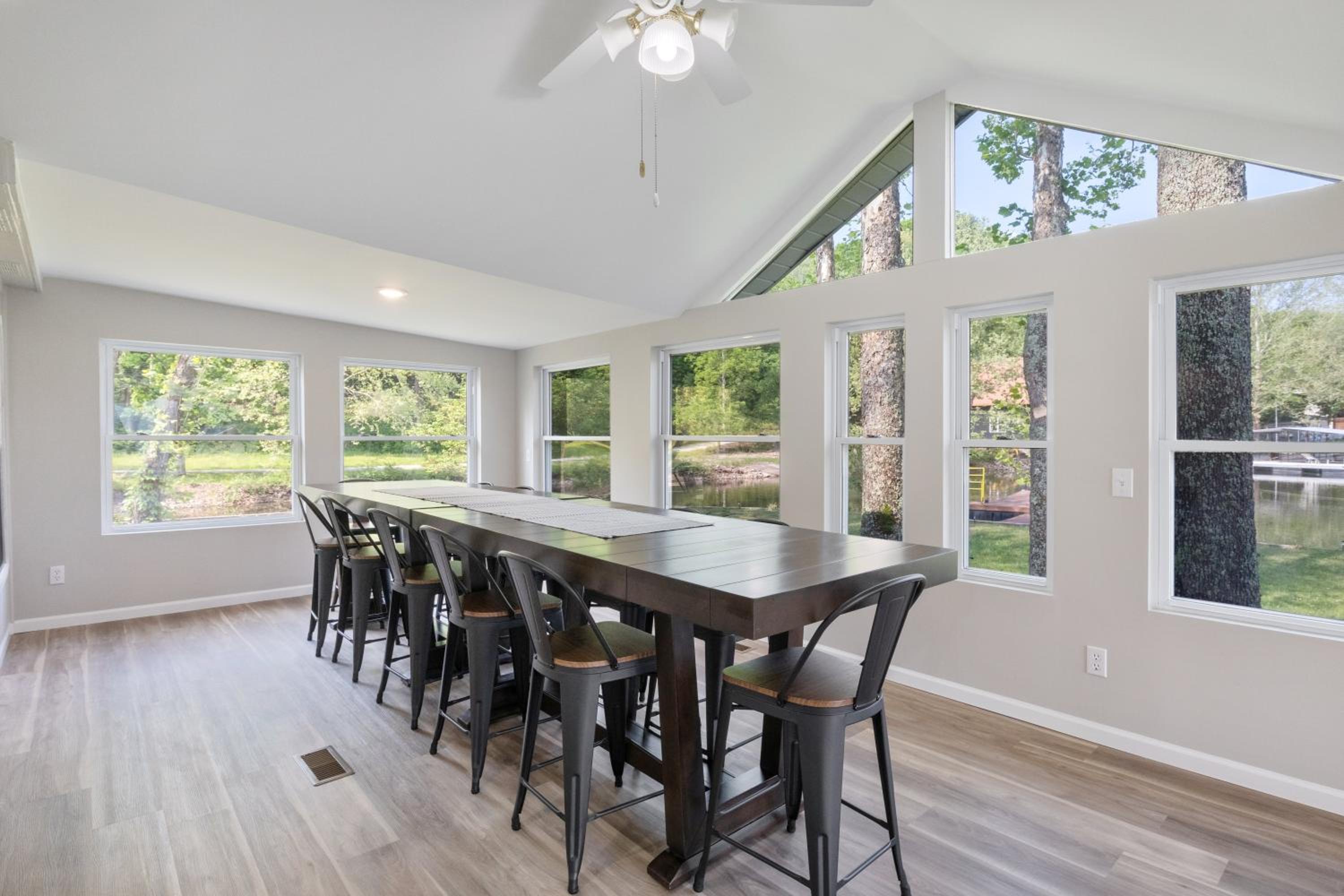 New! 2 Homes-Firepit, Hot Tub, Huge Yard and Dock