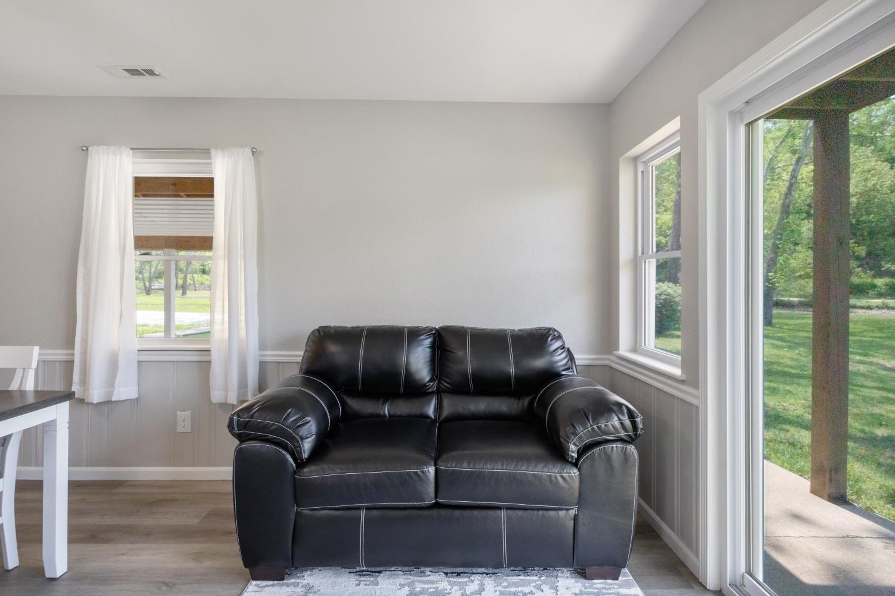 New! 2 Homes-Firepit, Hot Tub, Huge Yard and Dock