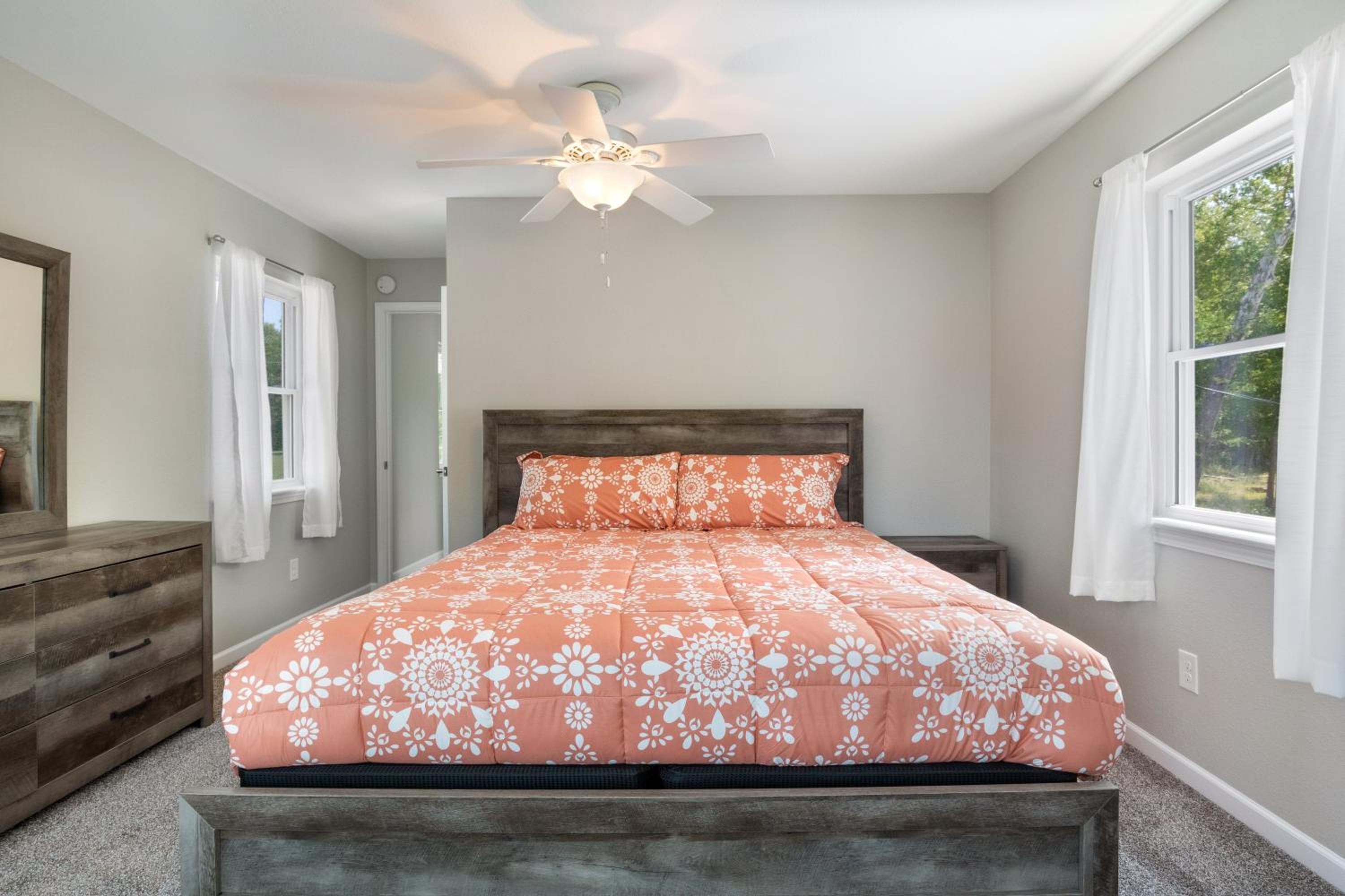 New! 2 Homes-Firepit, Hot Tub, Huge Yard and Dock