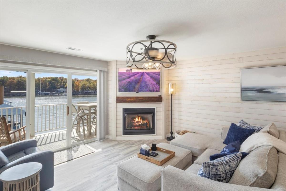 Newly Updated, Amazing Views, Boat Slip & Heated Pool