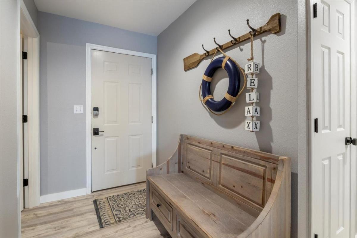 Newly Updated, Amazing Views, Boat Slip & Heated Pool