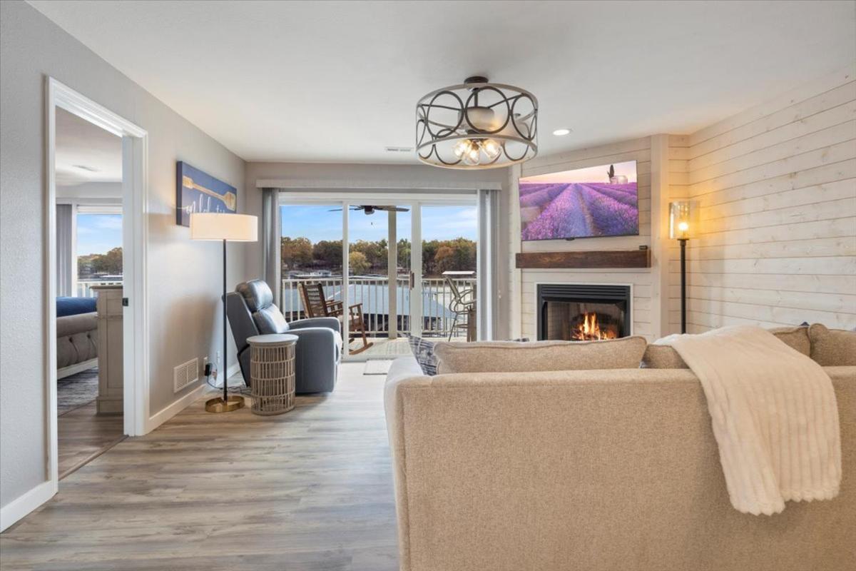 Newly Updated, Amazing Views, Boat Slip & Heated Pool