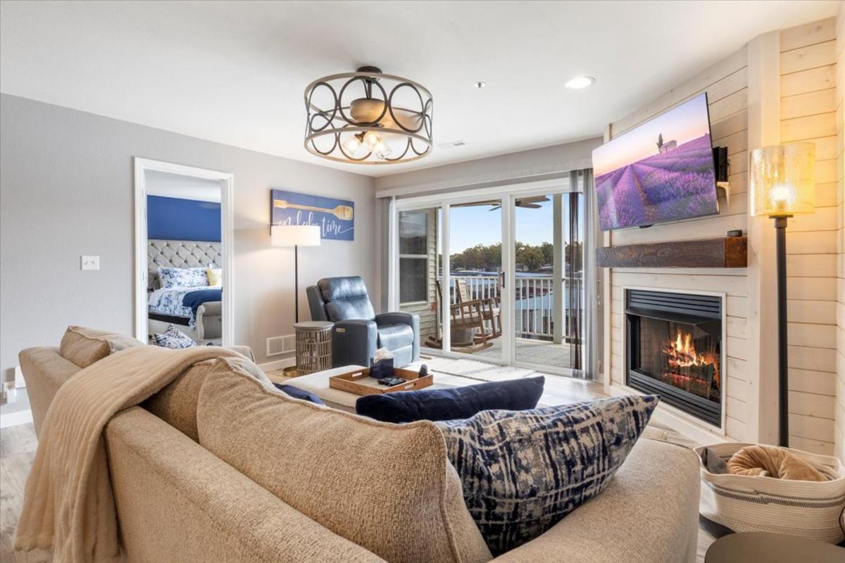 Newly Updated, Amazing Views, Boat Slip & Heated Pool