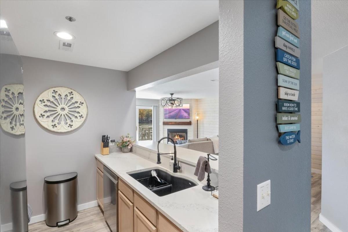 Newly Updated, Amazing Views, Boat Slip & Heated Pool