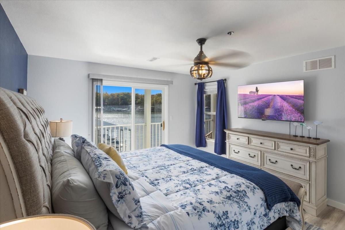 Newly Updated, Amazing Views, Boat Slip & Heated Pool