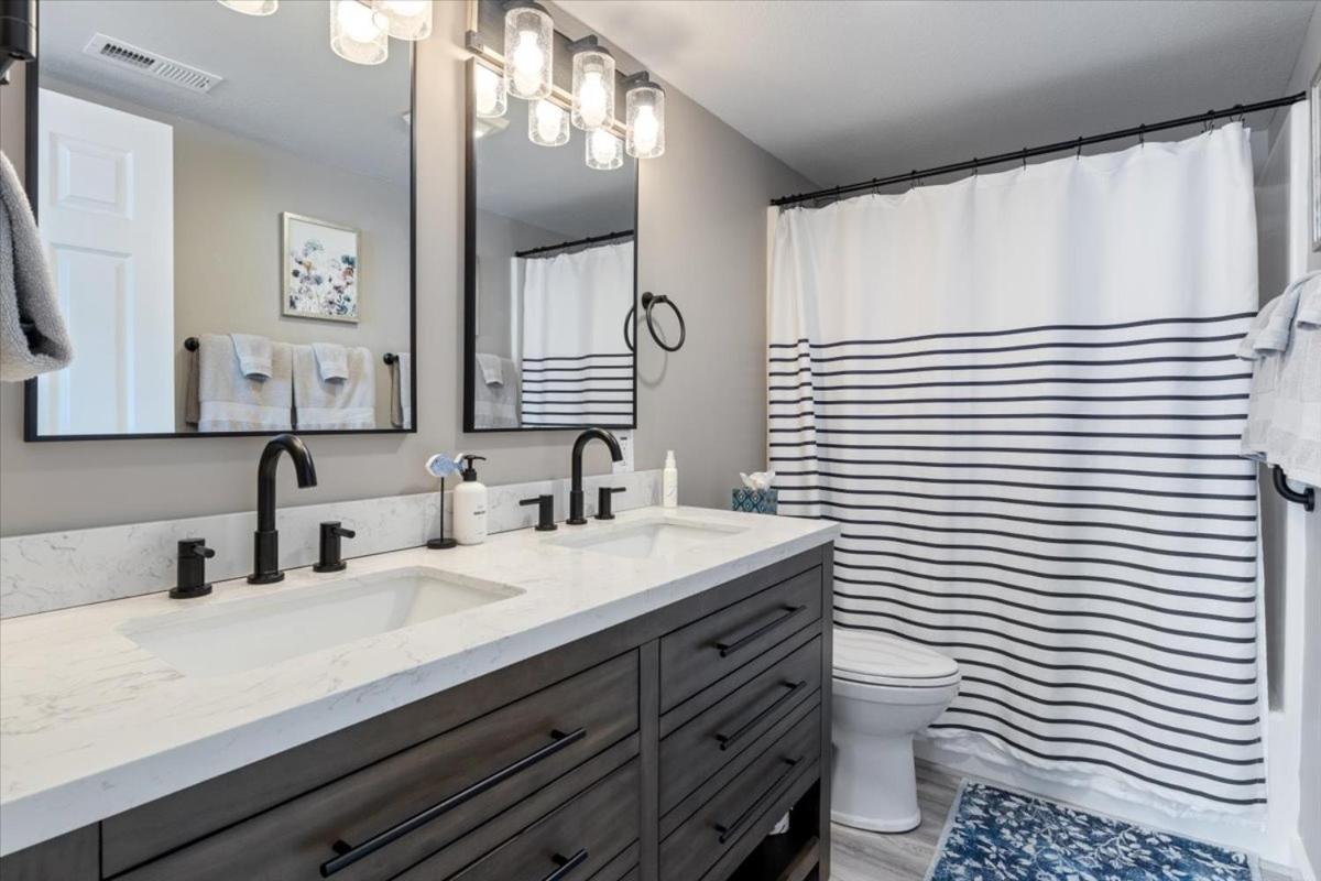 Newly Updated, Amazing Views, Boat Slip & Heated Pool