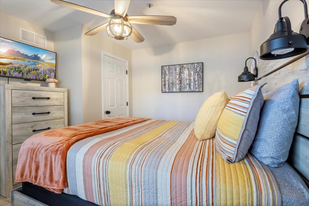 Newly Updated, Amazing Views, Boat Slip & Heated Pool