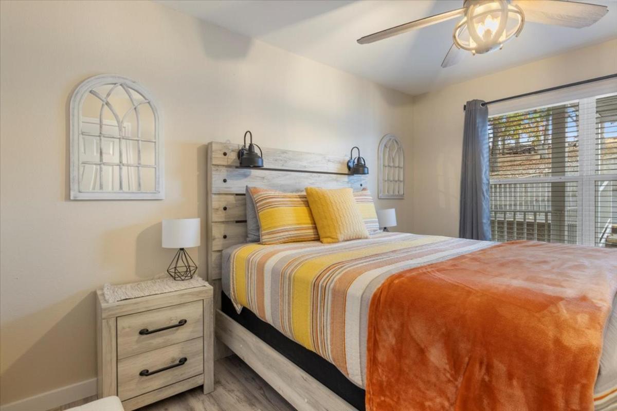 Newly Updated, Amazing Views, Boat Slip & Heated Pool