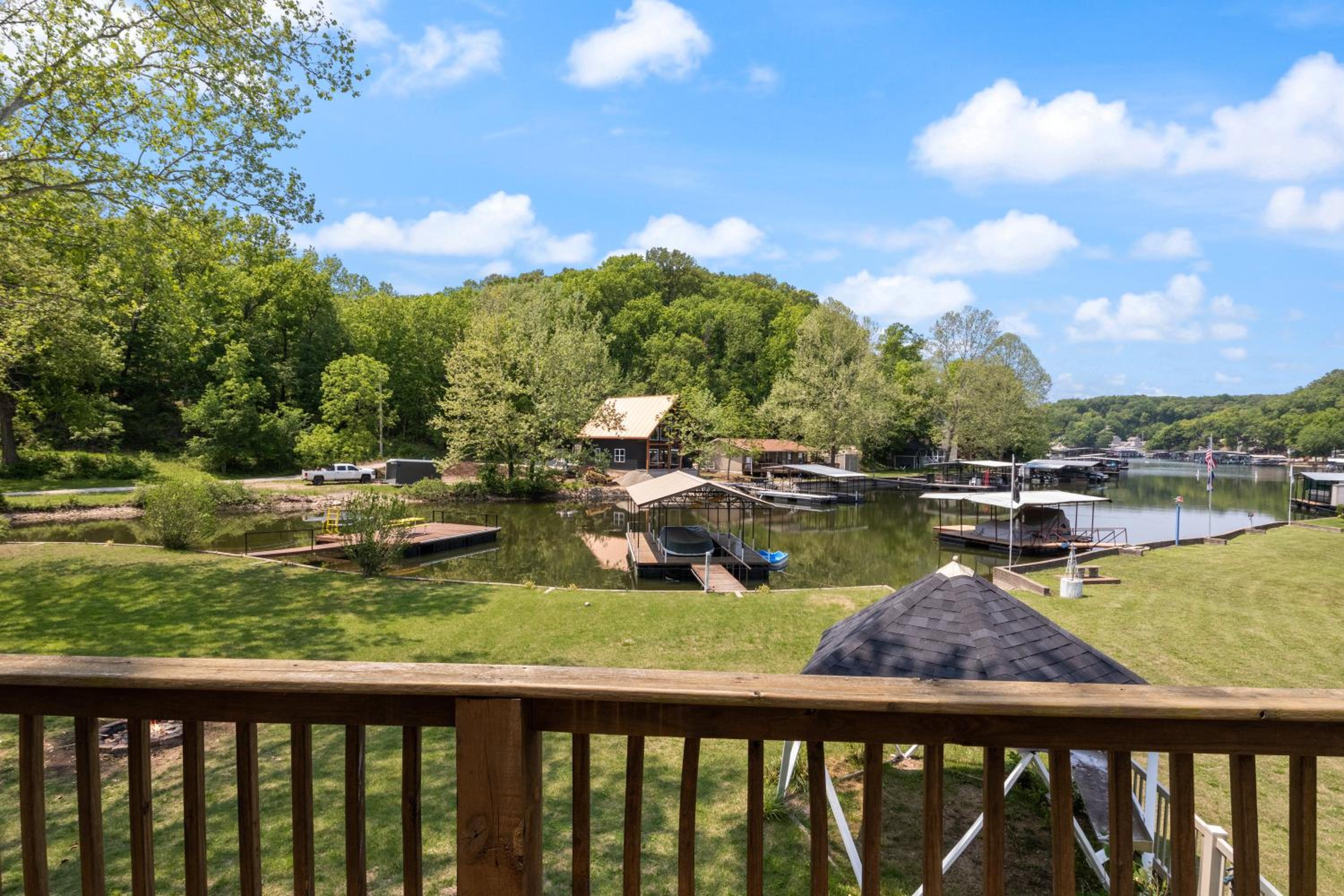 New! 2 Homes-Firepit, Hot Tub, Huge Yard and Dock