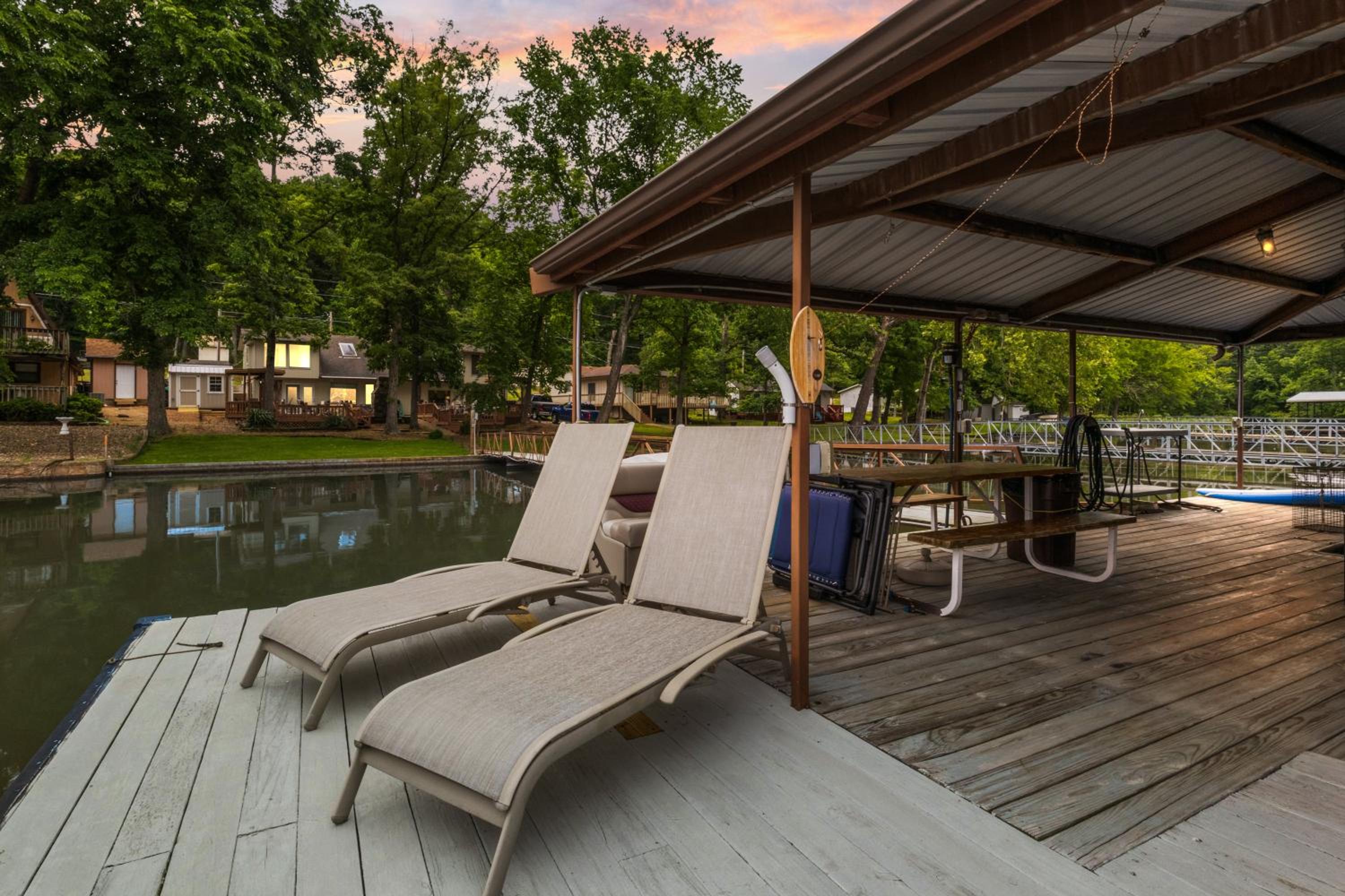 Lakefront Retreat w/ Private Dock, Kayaks, Swim Mat & Lake Views
